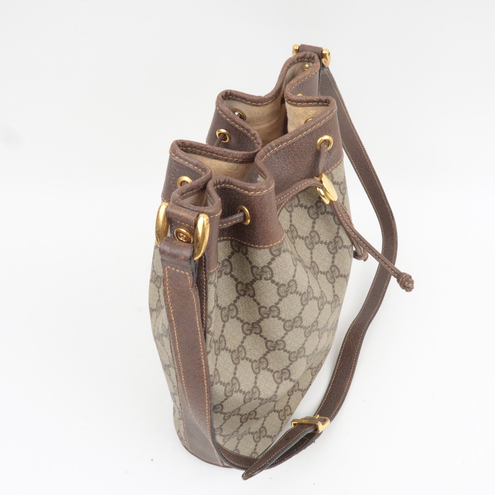 GUCCI Old Gucci Drawstring Shoulder Bag GG Plus Leather Beige 001.115.6179