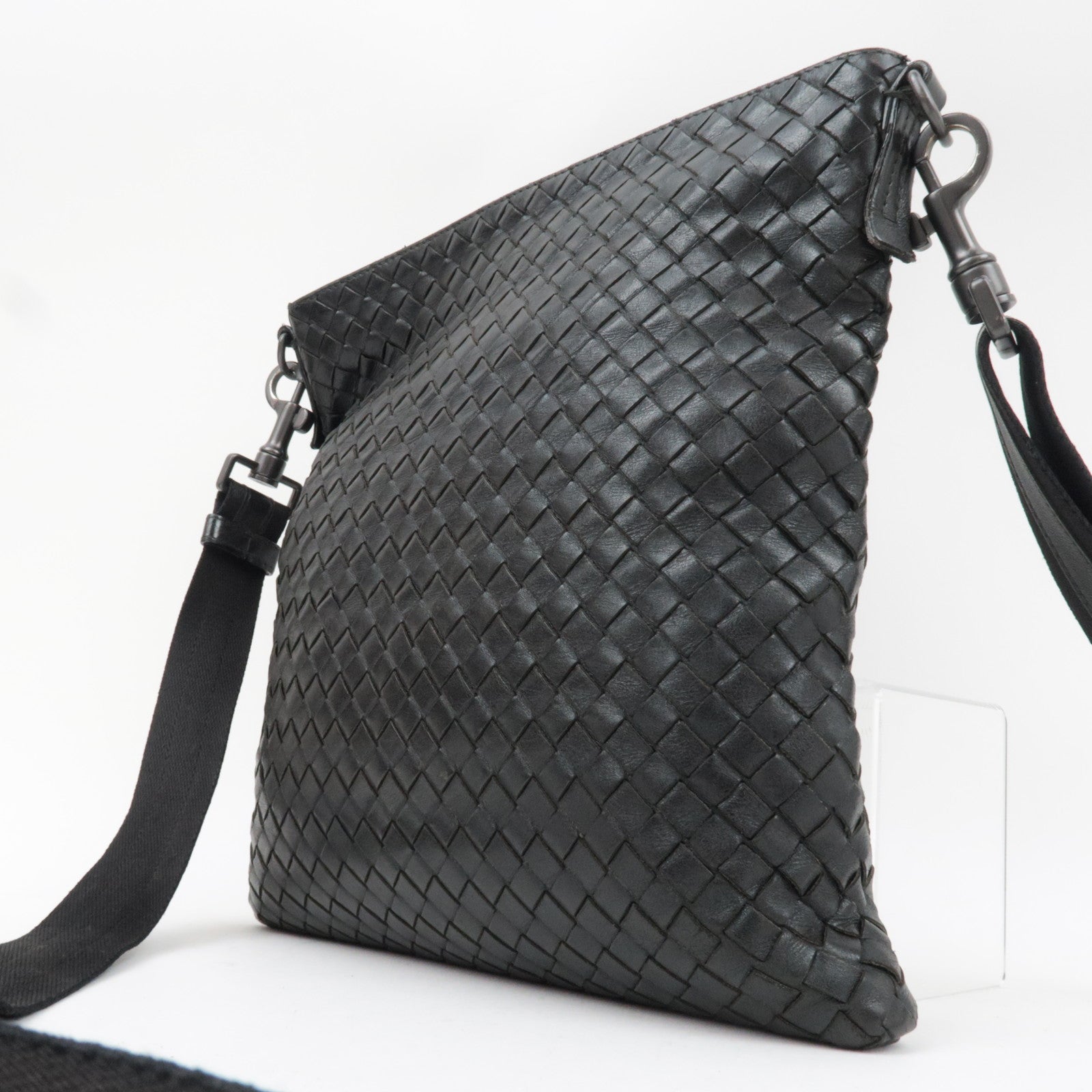 BOTTEGA VENETA Intrecciato Shoulder Bag Leather Black