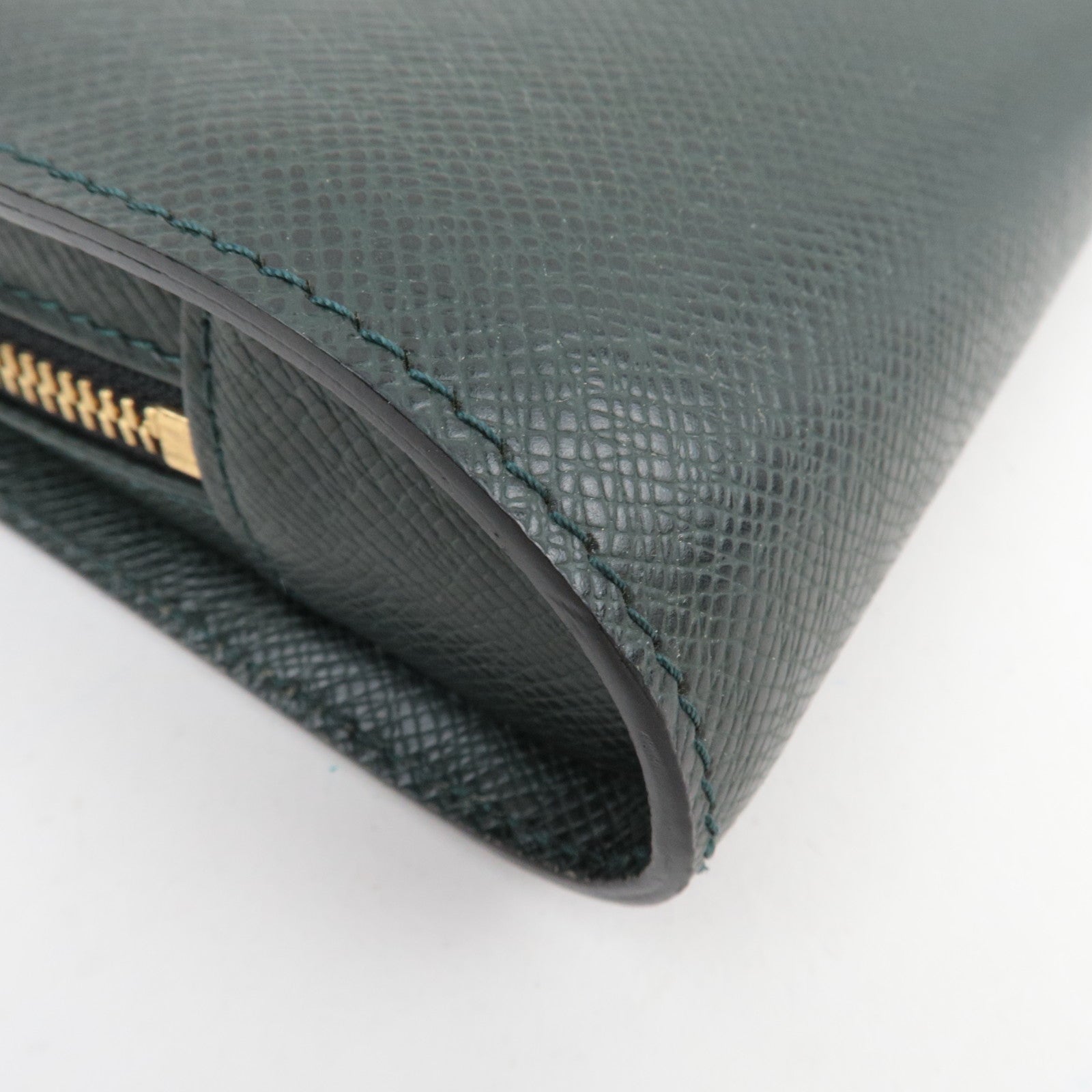 Louis Vuitton Taiga Baikal Clutch Bag Epicea M30184 VI0030