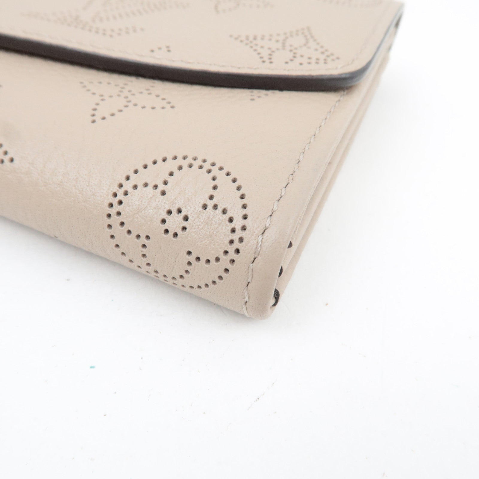 Louis Vuitton Monogram Mahina Portefeuille Iris Long Wallet Galet M60177 TN0189 *Box, Dust bag