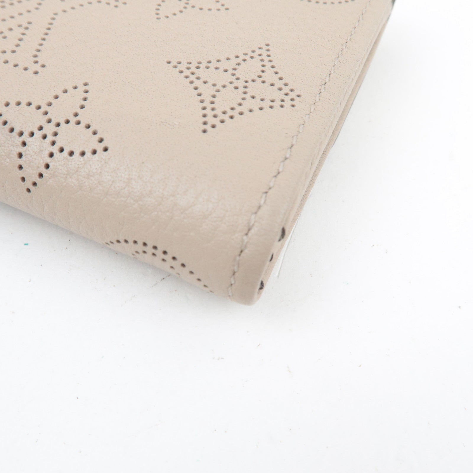 Louis Vuitton Monogram Mahina Portefeuille Iris Long Wallet Galet M60177 TN0189 *Box, Dust bag