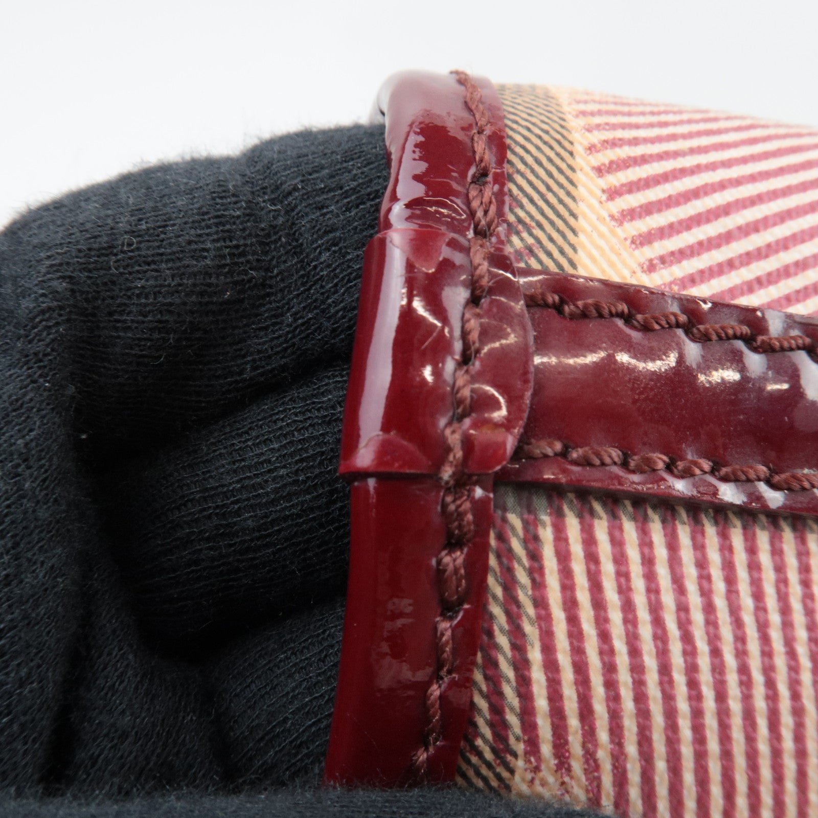 BURBERRY Heart Nova Plaid Tote Bag PVC Patnet Beige Bordeaux