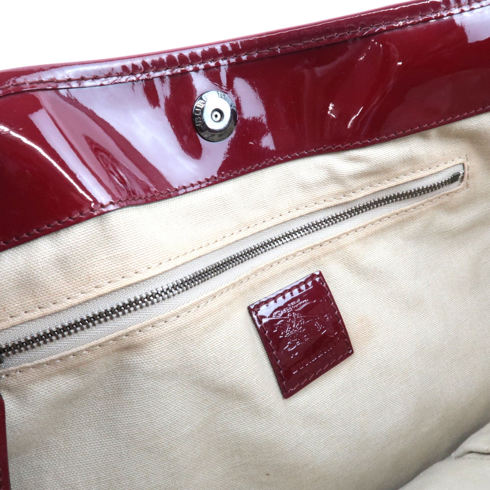 BURBERRY Heart Nova Plaid Tote Bag PVC Patnet Beige Bordeaux