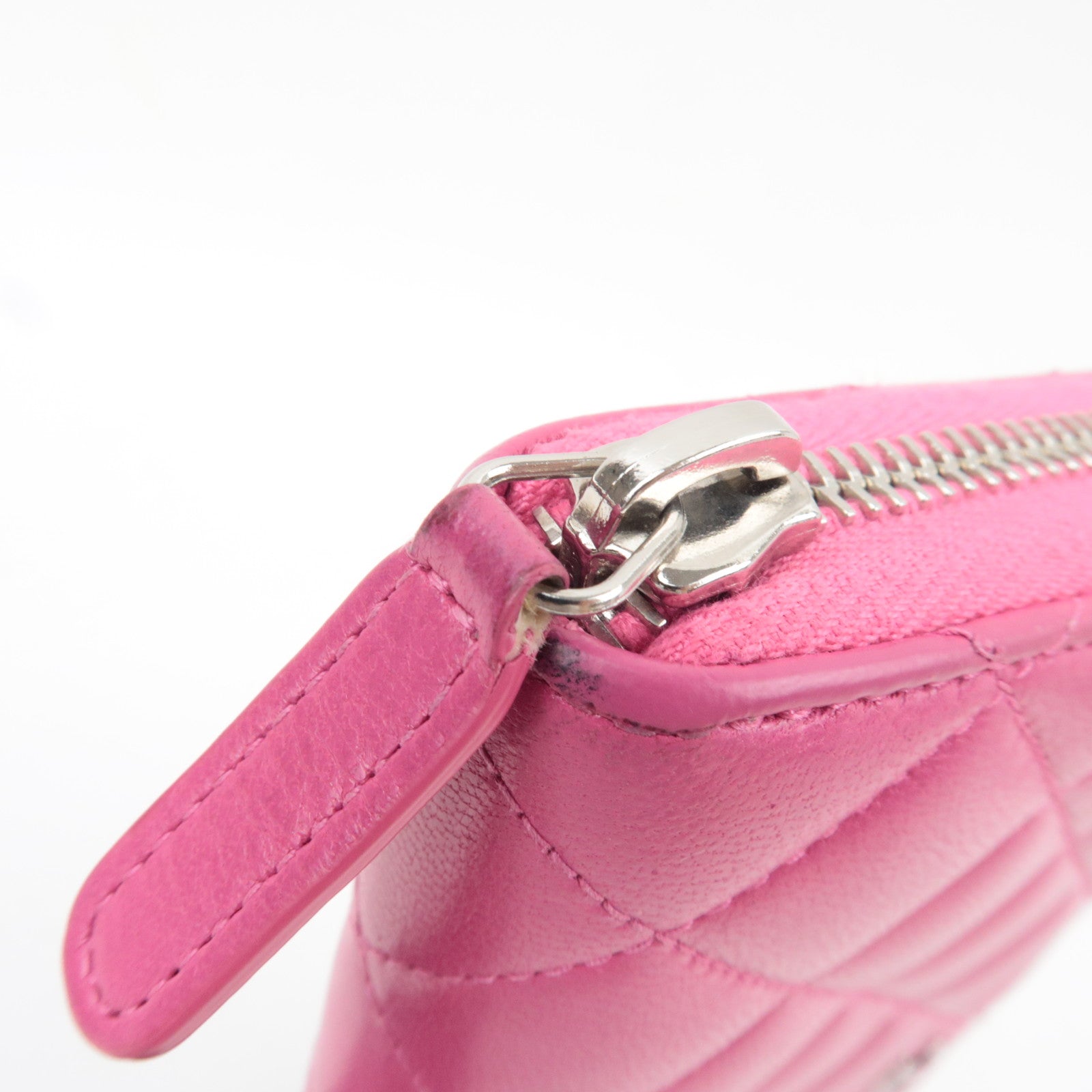 CHANEL Matelasse Round Zipper Long Wallet Lambskin Pink Silver HDW 21082652