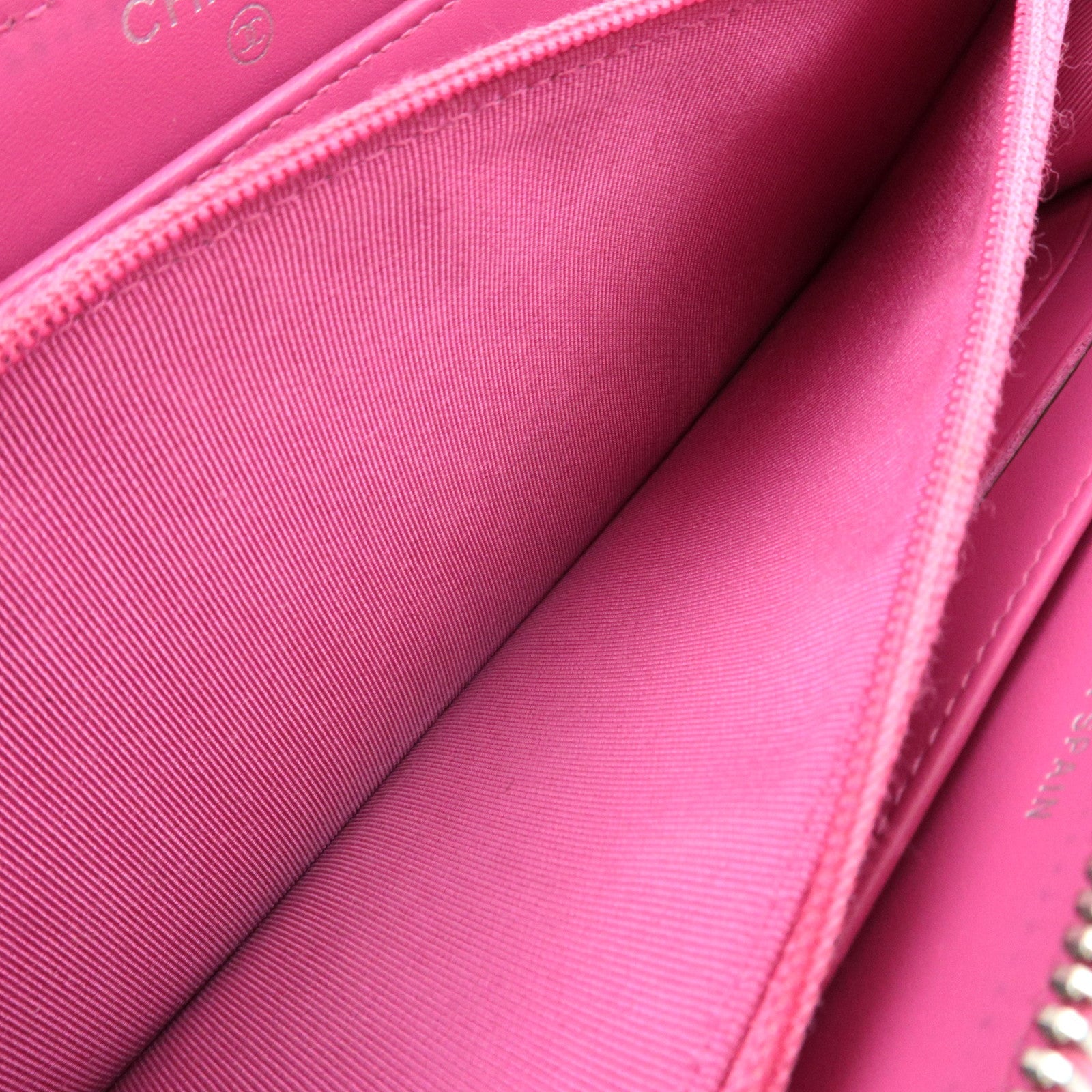 CHANEL Matelasse Round Zipper Long Wallet Caviarskin Pink Silver HDW 21084696