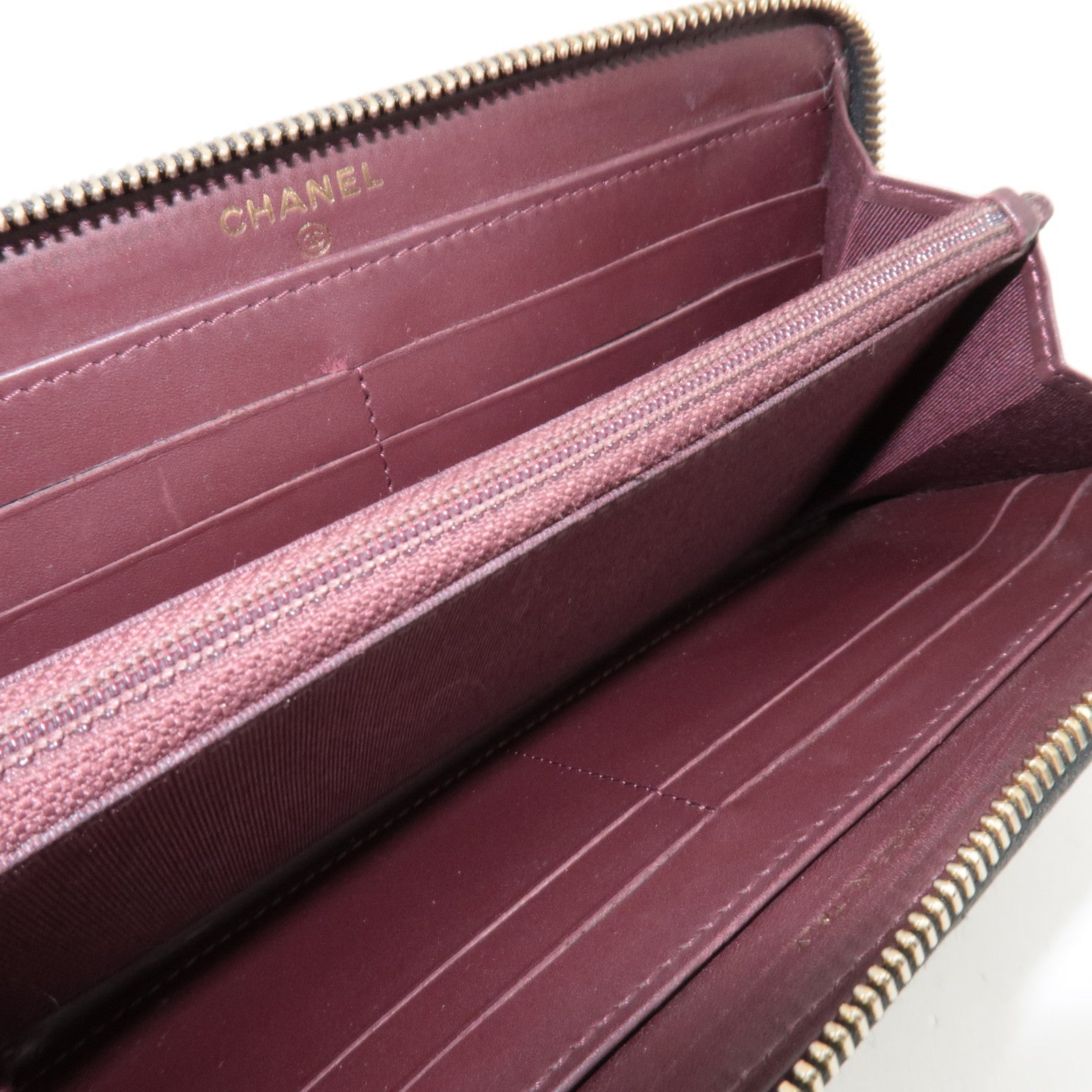 CHANEL Matelasse Round Zipper Long Wallet Caviarskin Black Gold HDW 24615727