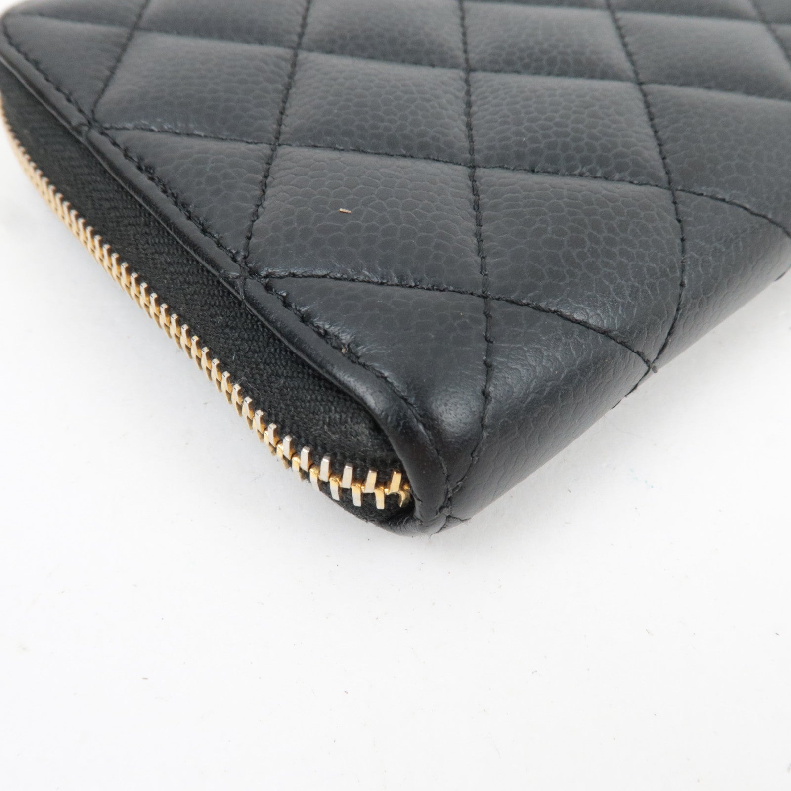CHANEL Matelasse Round Zipper Long Wallet Caviarskin Black Gold HDW 24615727