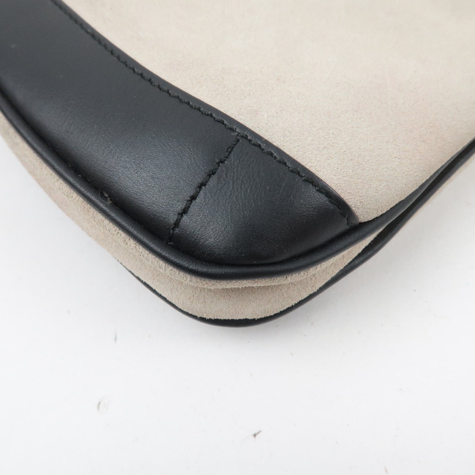 GUCCI Tiger Head Suede Leather Shoulder Bag Light Gray Black 001.4110.001013 *Dust bag