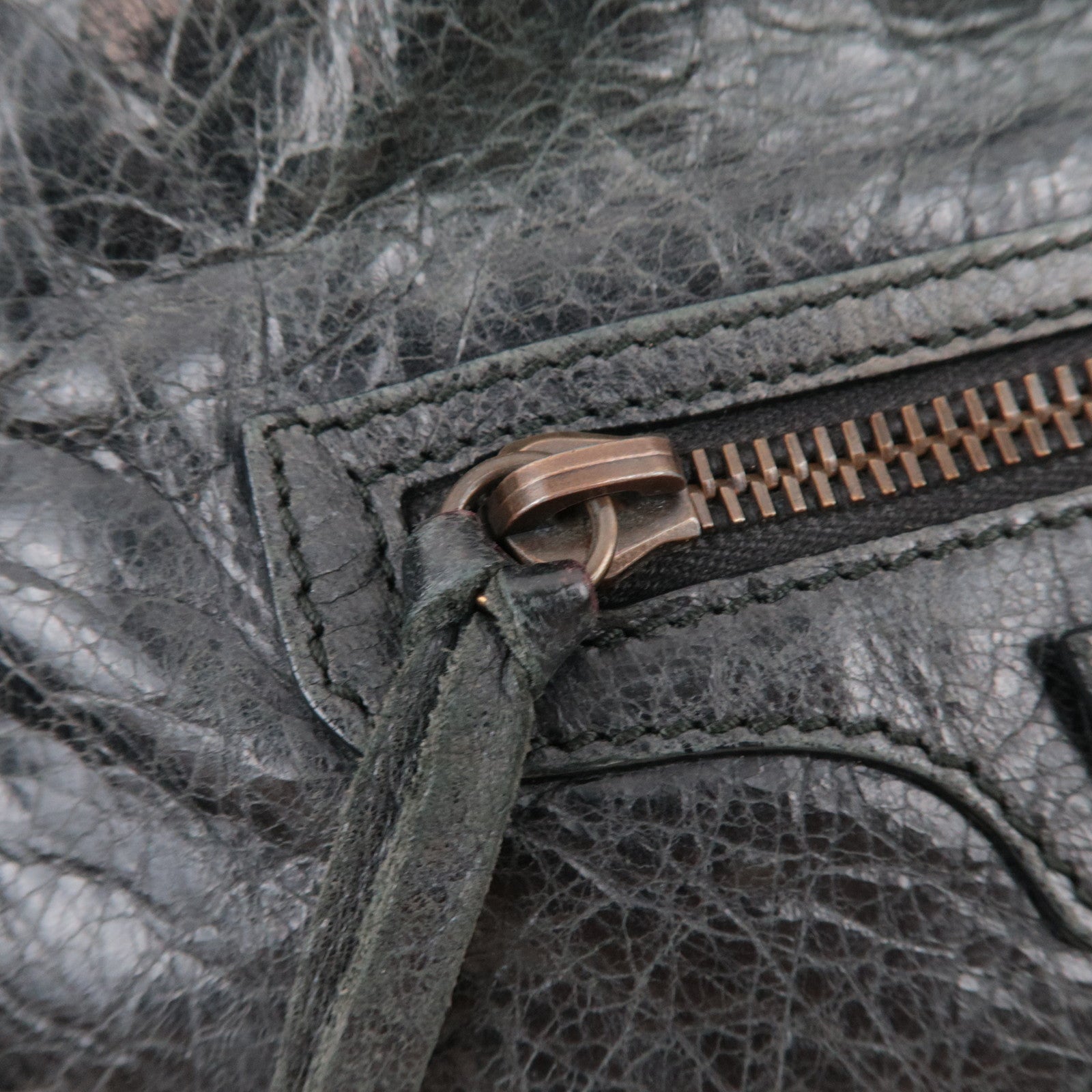 BALENCIAGA The Stitch Leather Shoulder Bag Black *Strap, Mirror