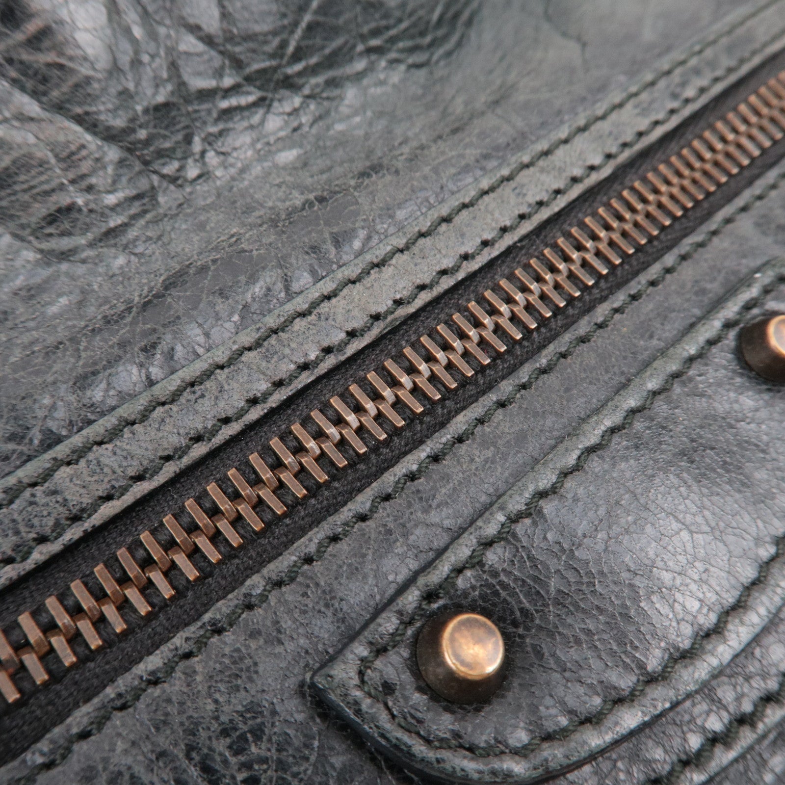 BALENCIAGA The Stitch Leather Shoulder Bag Black *Strap, Mirror