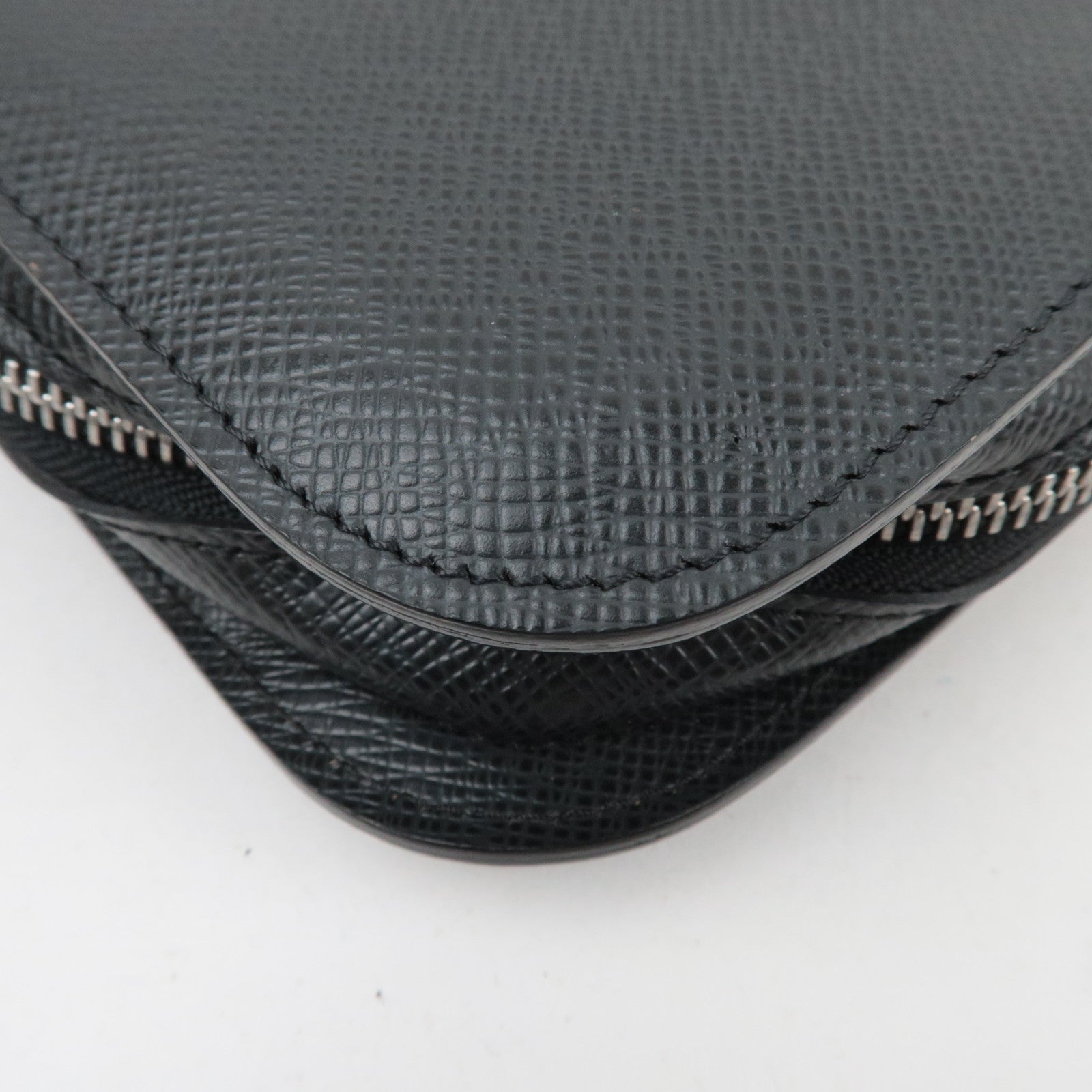 Louis Vuitton Taiga Baikal Clutch Bag Ardoise M30182 VI0065