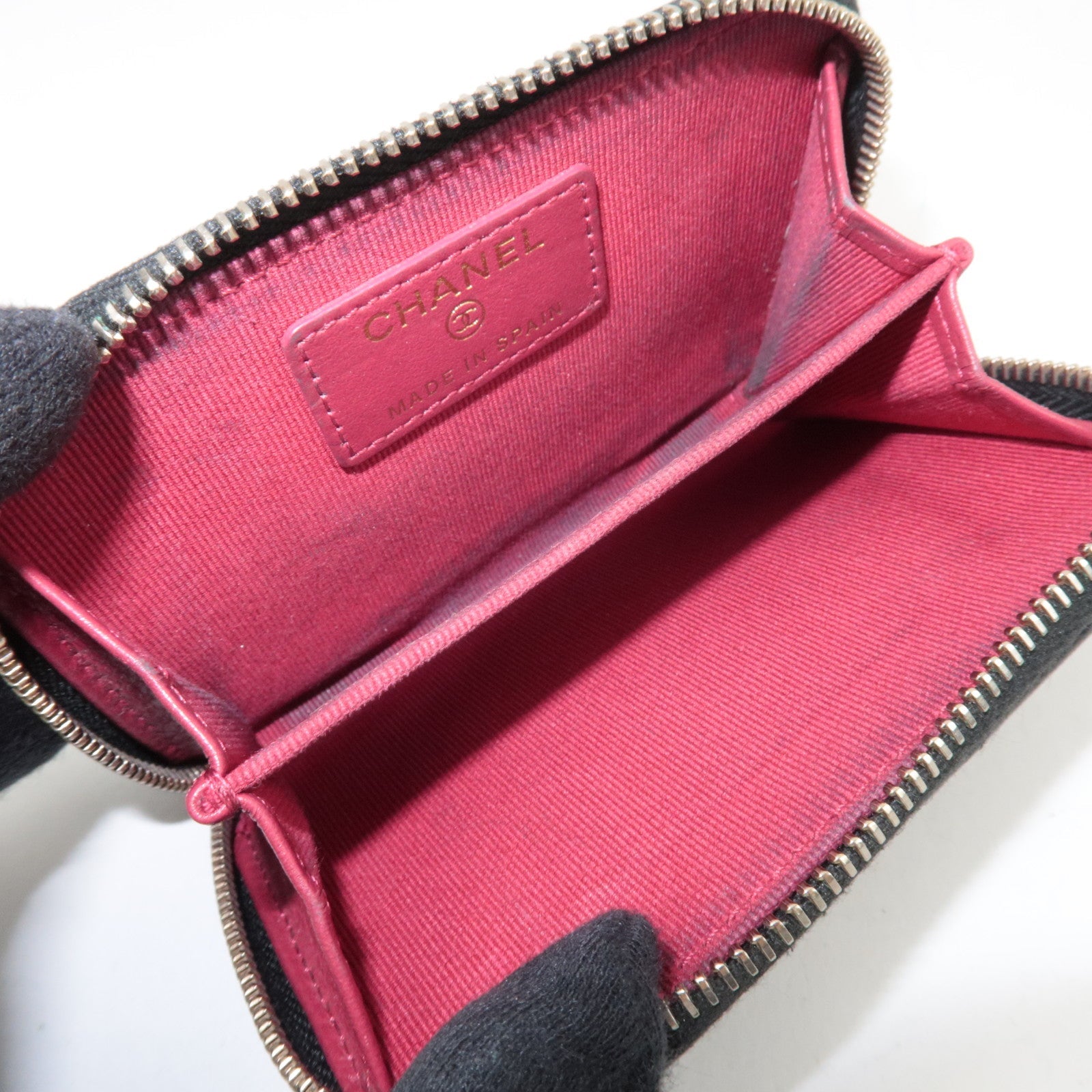 CHANEL Chanel 19 Dix-neuf Fragment Case Lambskin Black Gold HDW AP2701 31998590