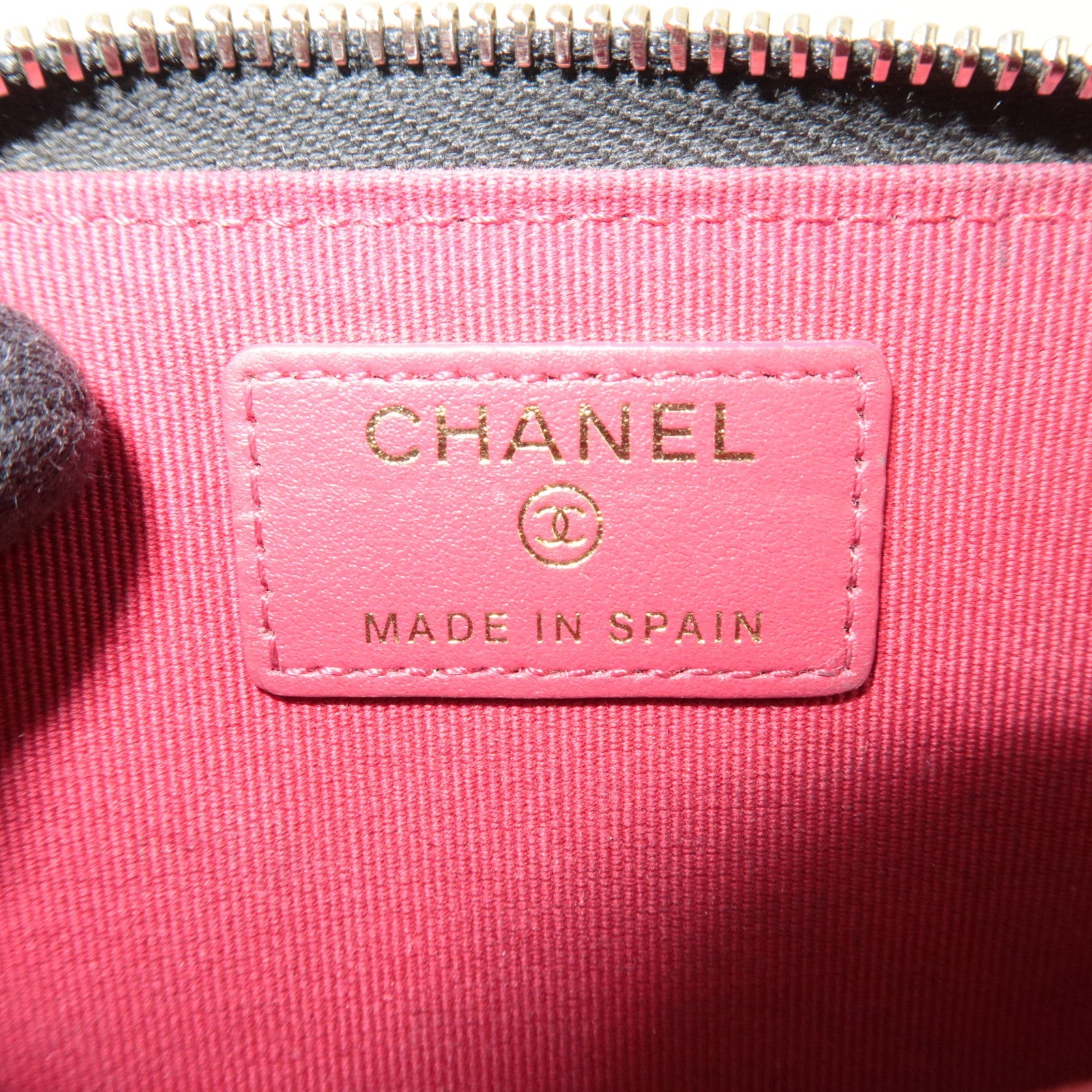 CHANEL Chanel 19 Dix-neuf Fragment Case Lambskin Black Gold HDW AP2701 31998590