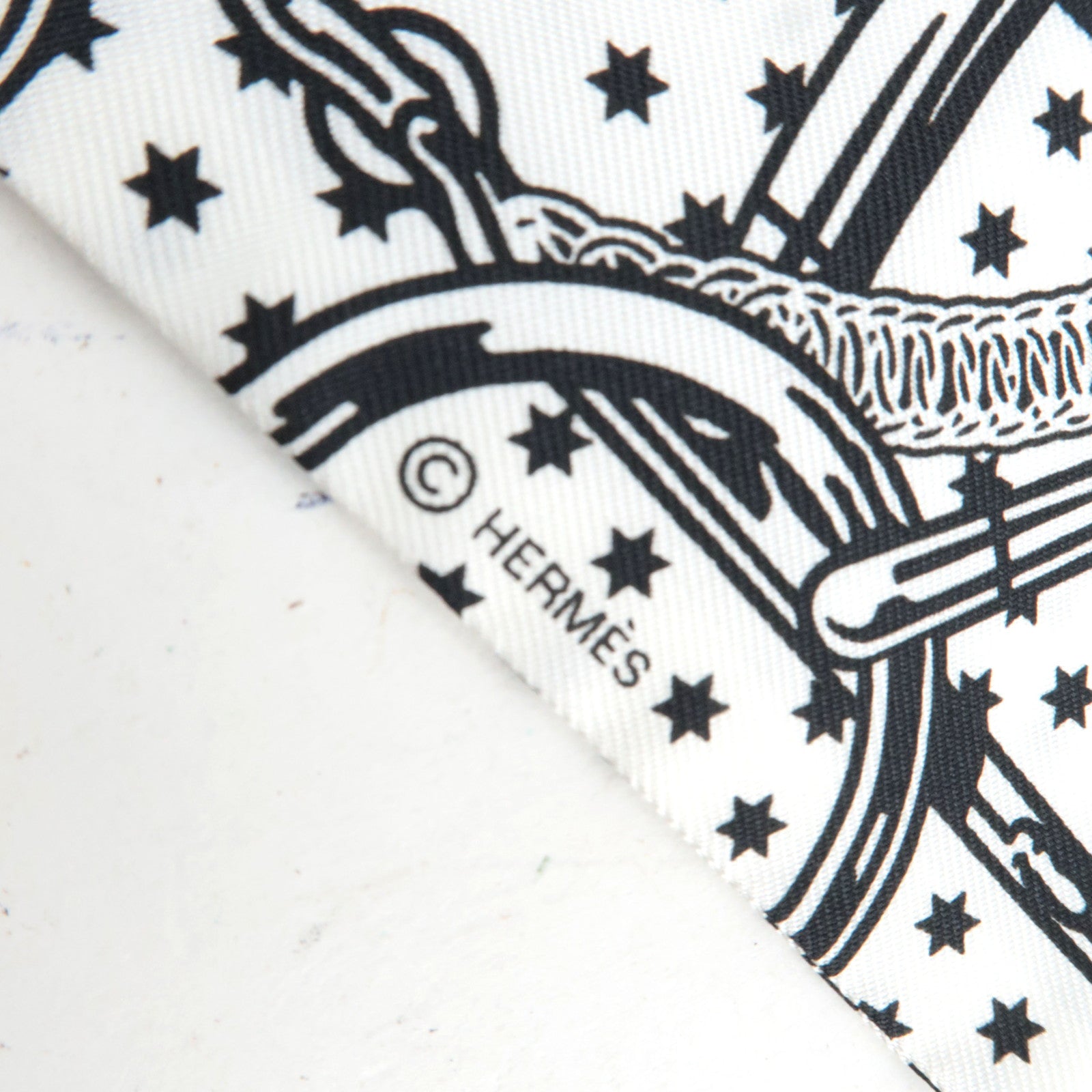 HERMES Twilly Scarf EPERON D'OR CUT 100% Silk White Black Navy *Box