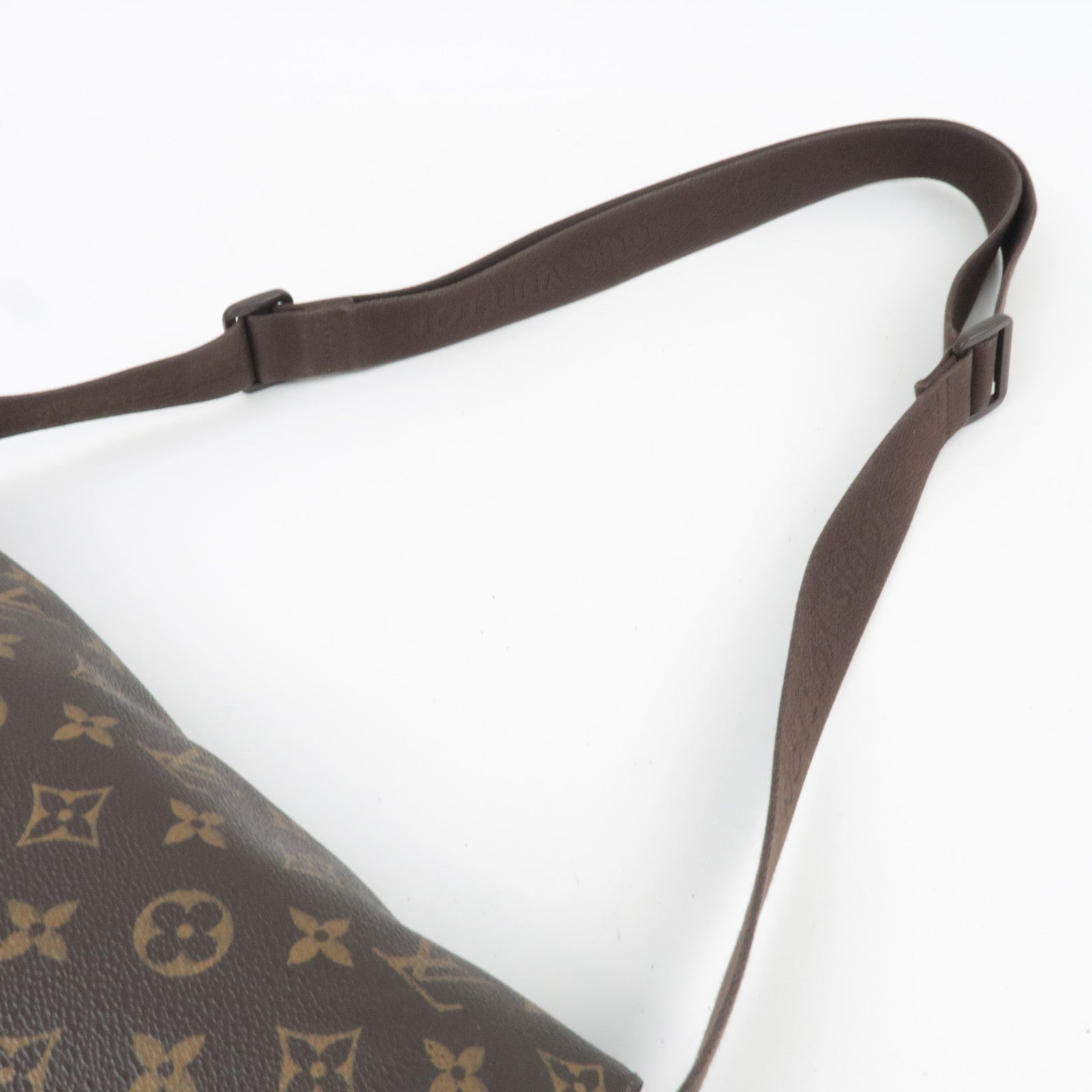 Louis Vuitton Monogram Messenger Beaubourg MM Shoulder Bag M97038 CA3009