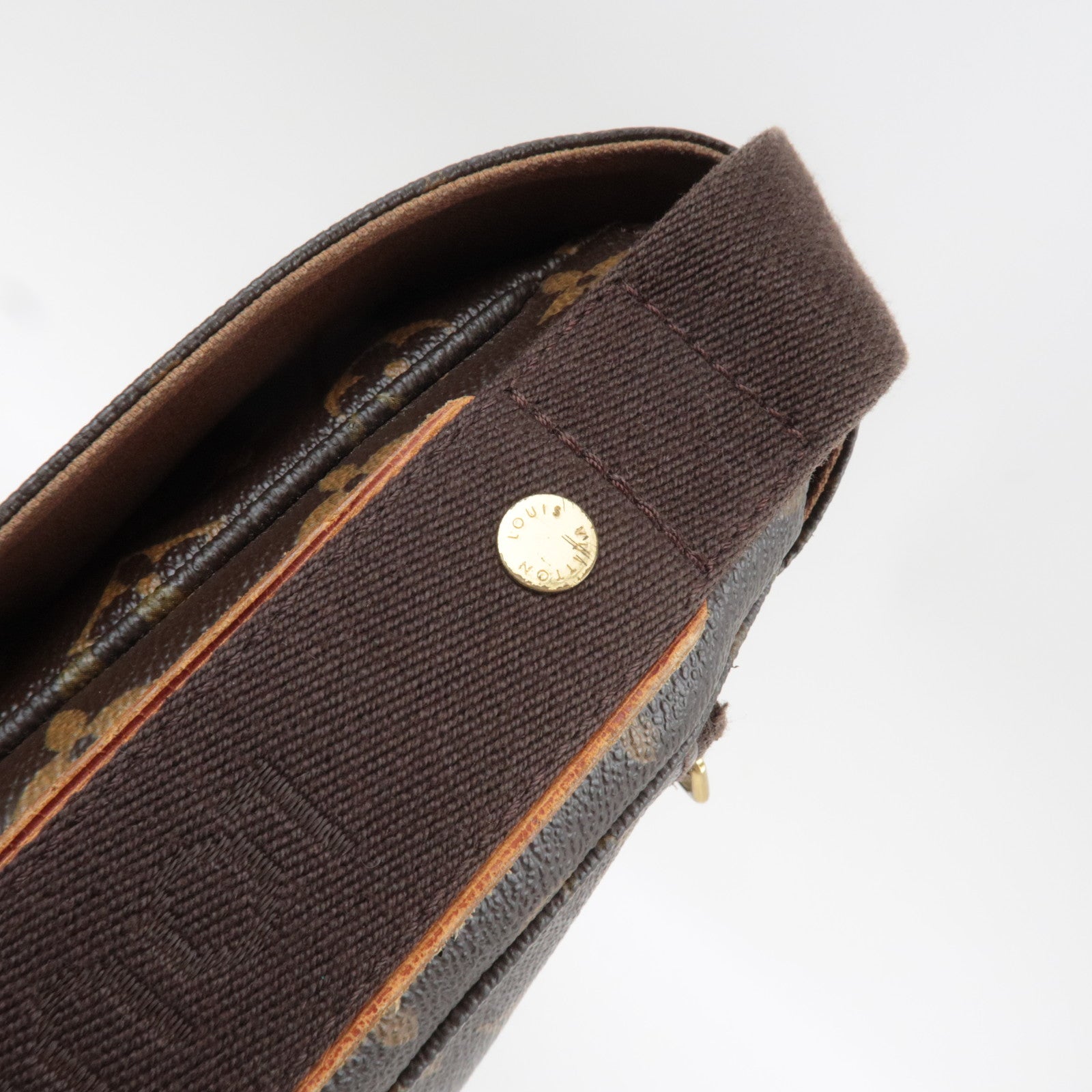 Louis Vuitton Monogram Messenger Beaubourg MM Shoulder Bag M97038 CA3009