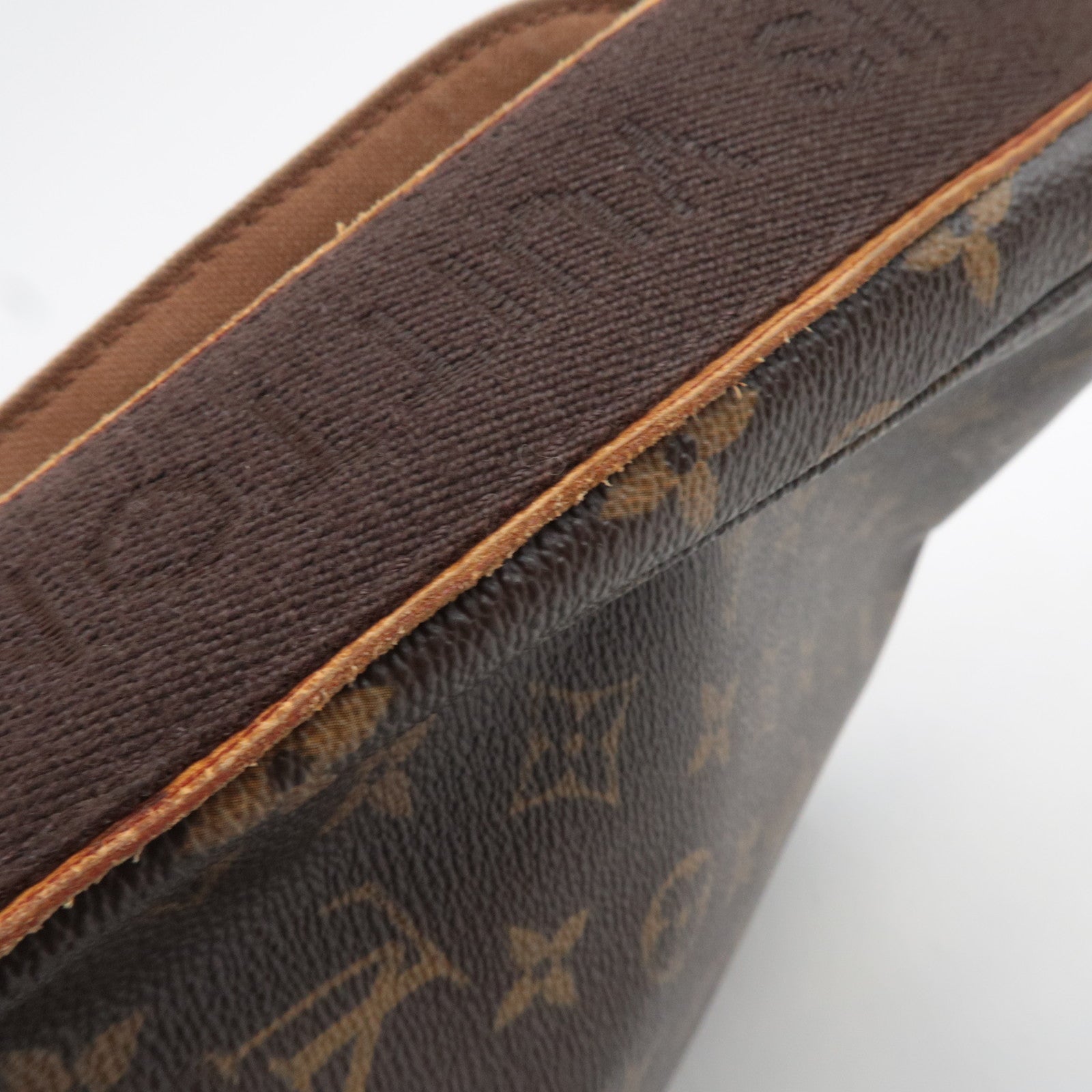 Louis Vuitton Monogram Messenger Beaubourg MM Shoulder Bag M97038 CA3009