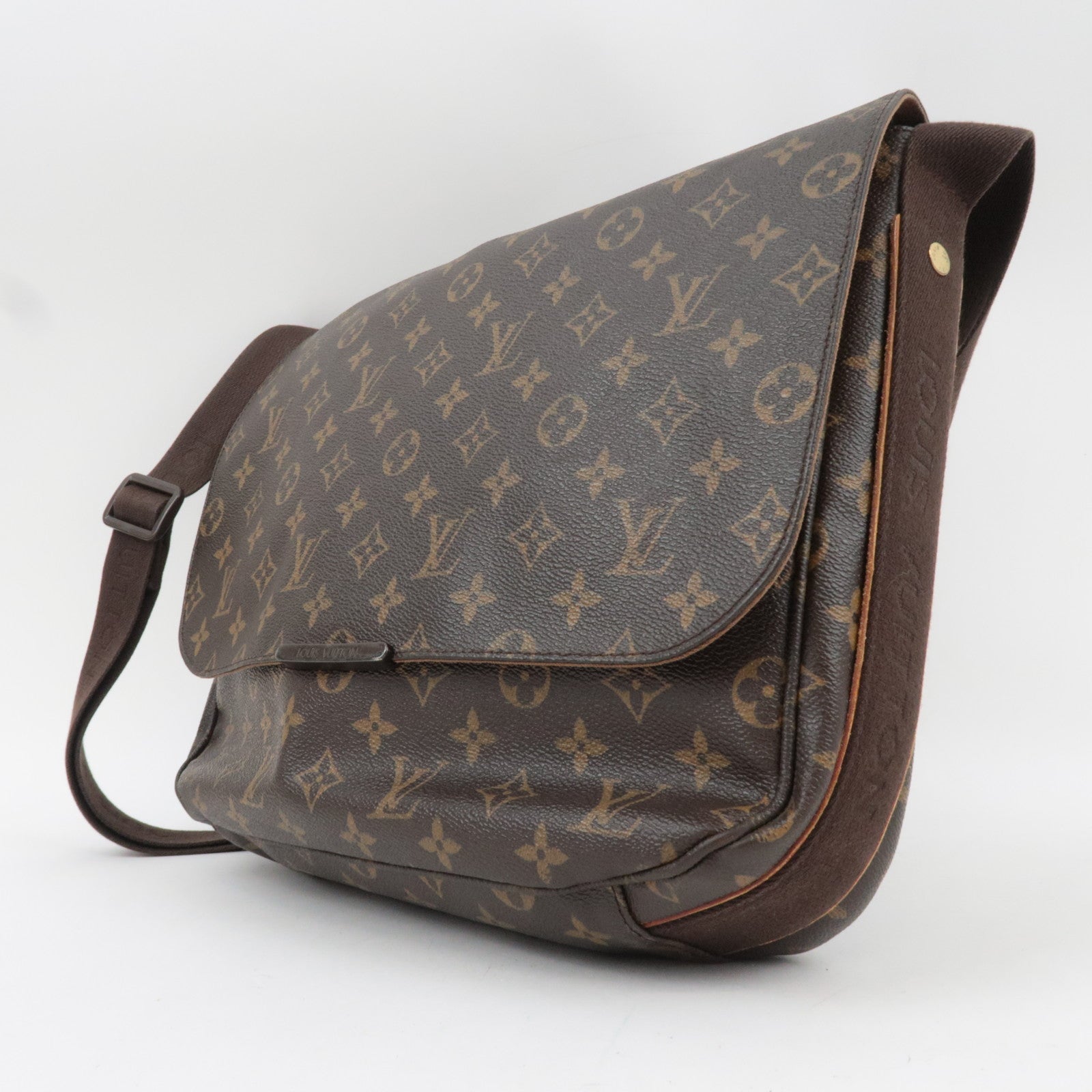 Louis Vuitton Monogram Messenger Beaubourg MM Shoulder Bag M97038 CA3009