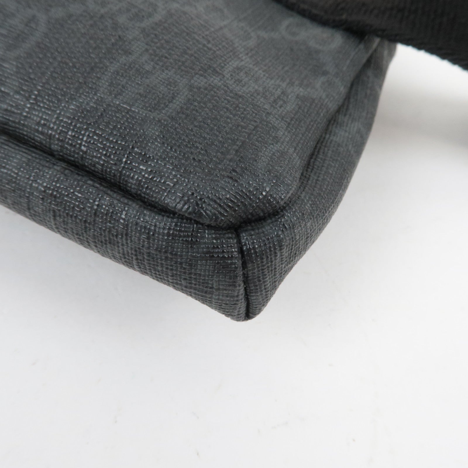 GUCCI GG Supreme Leather Body Waist Bag Black 161833