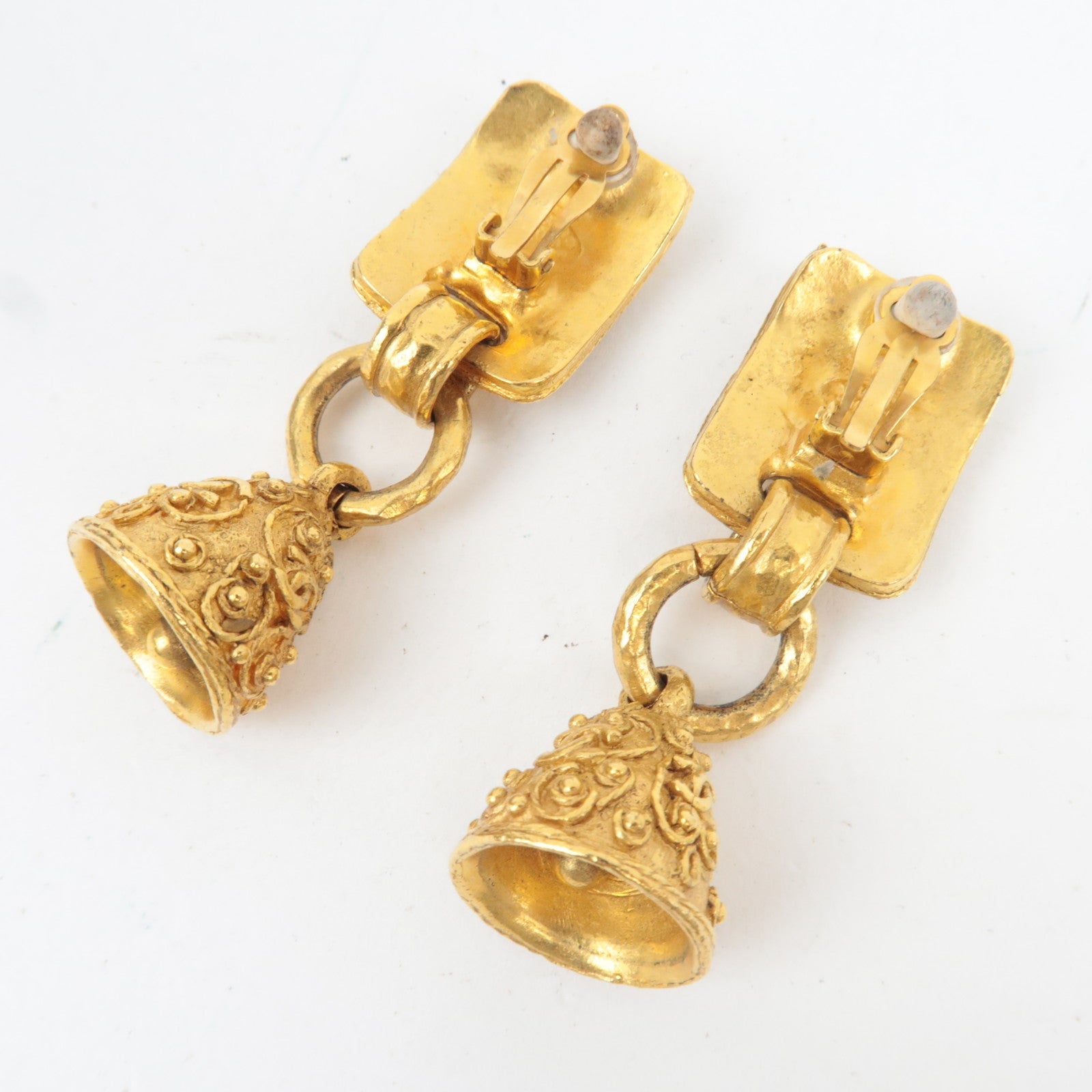CHANEL Bell Shape Coco Mark Metal Vintage Earrings Gold 94A *Box