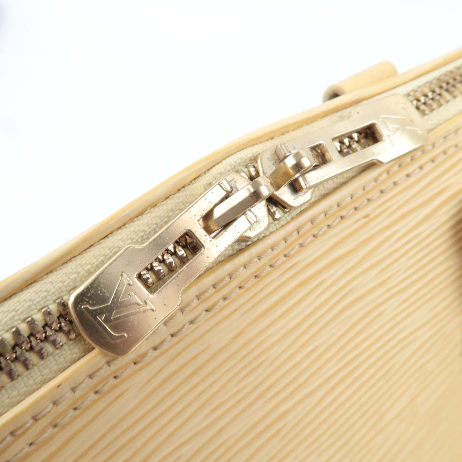 Louis Vuitton Epi Alma Handbag Vanilla M5214A AR1010