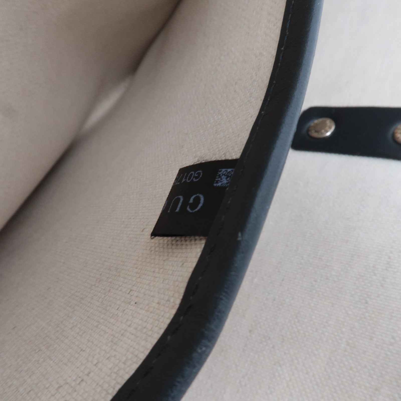 GUCCI Sherry GG Supreme Leather Tote Bag Beige Navy 211134