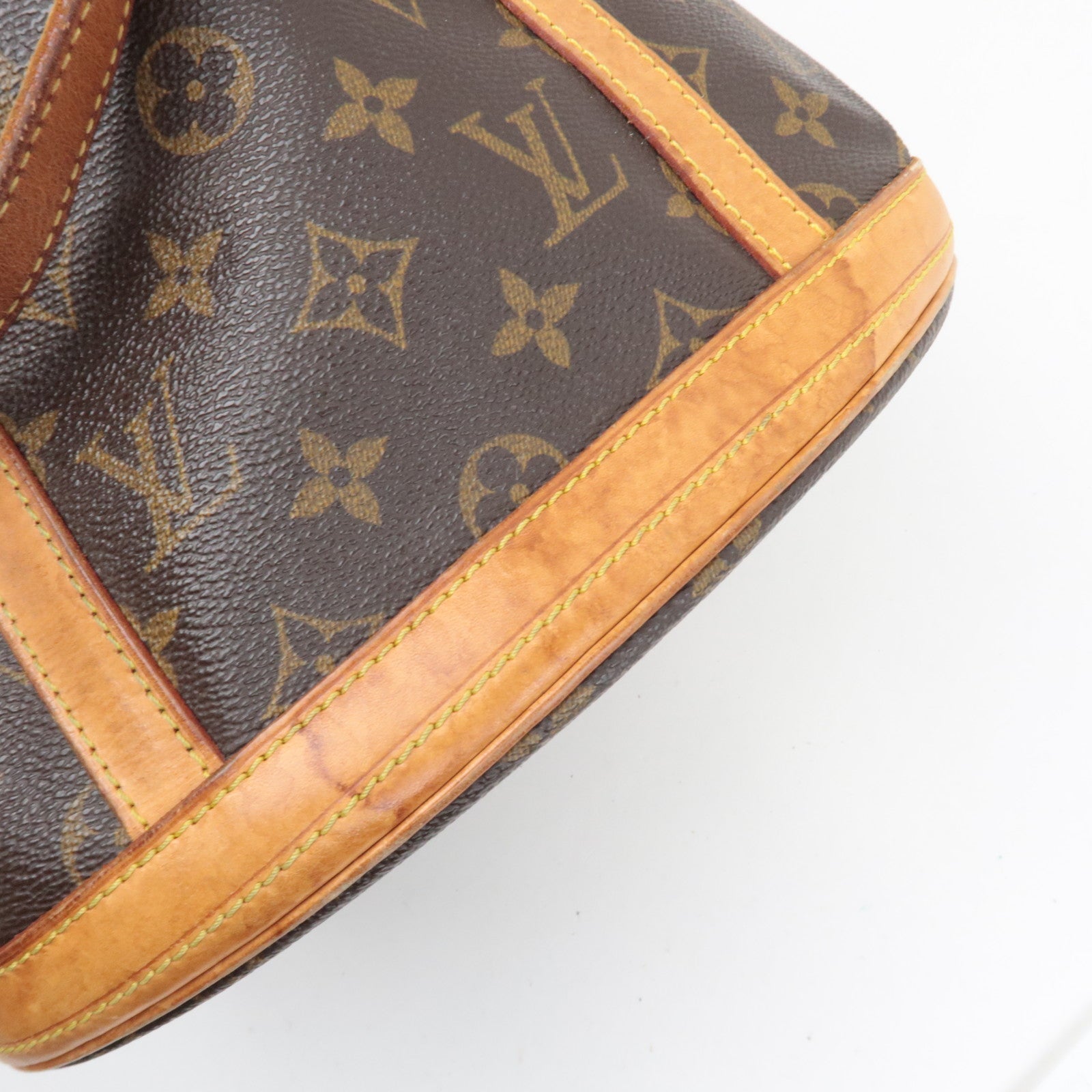 Louis Vuitton Monogram Bucket GM Shoulder Bag M42236 DK2110 *Pouch