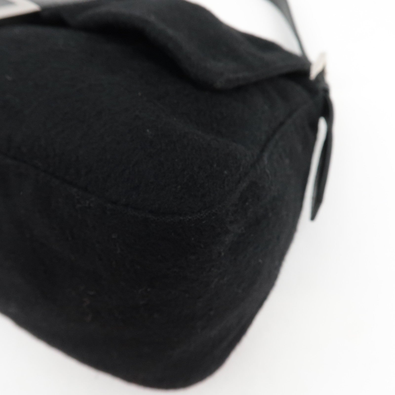 FENDI Mamma Baguette Shoulder Bag Cashmere Leather Black 26325