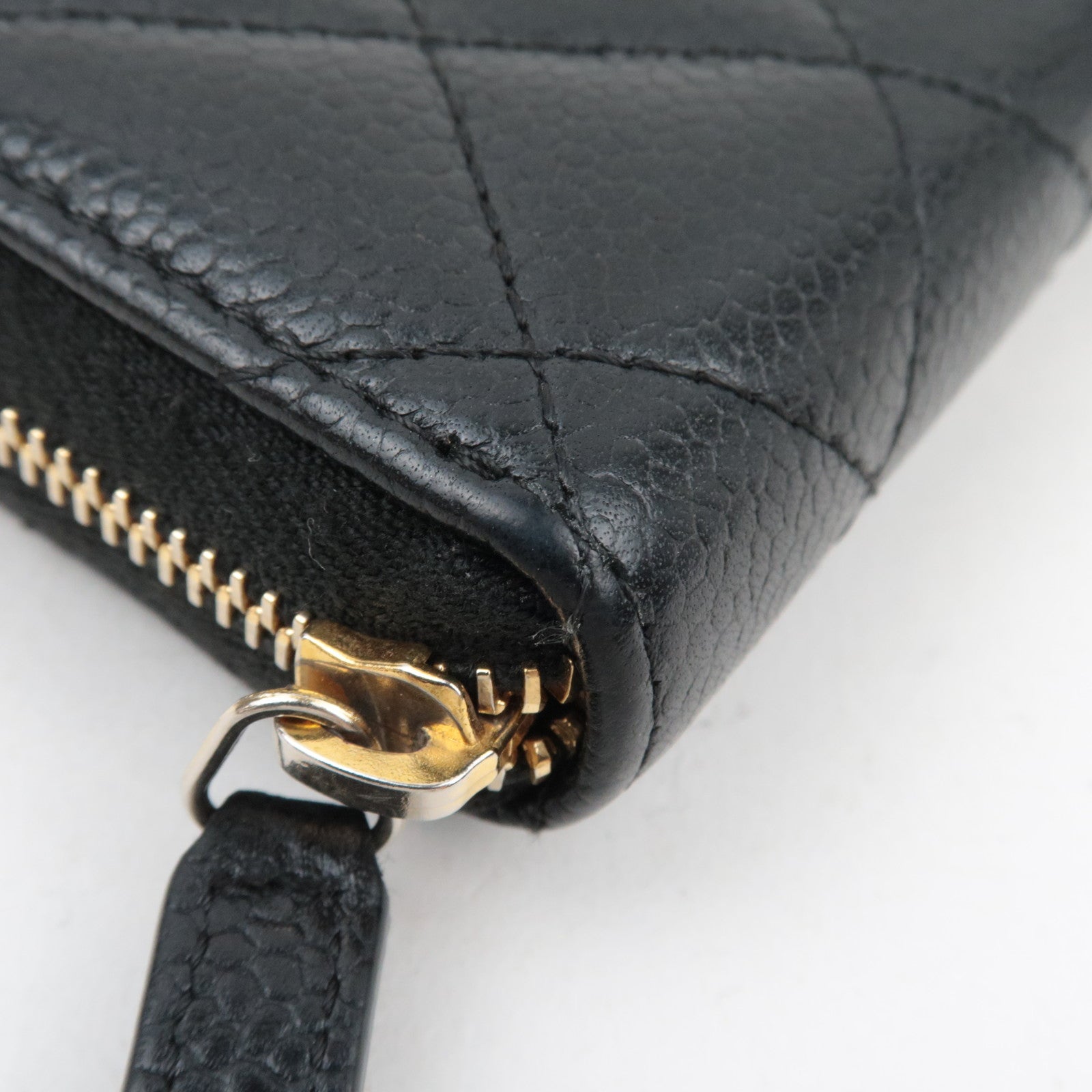 CHANEL Matelasse Round Zipper Coin Case Caviarskin Black Gold HDW 23742532 *G card