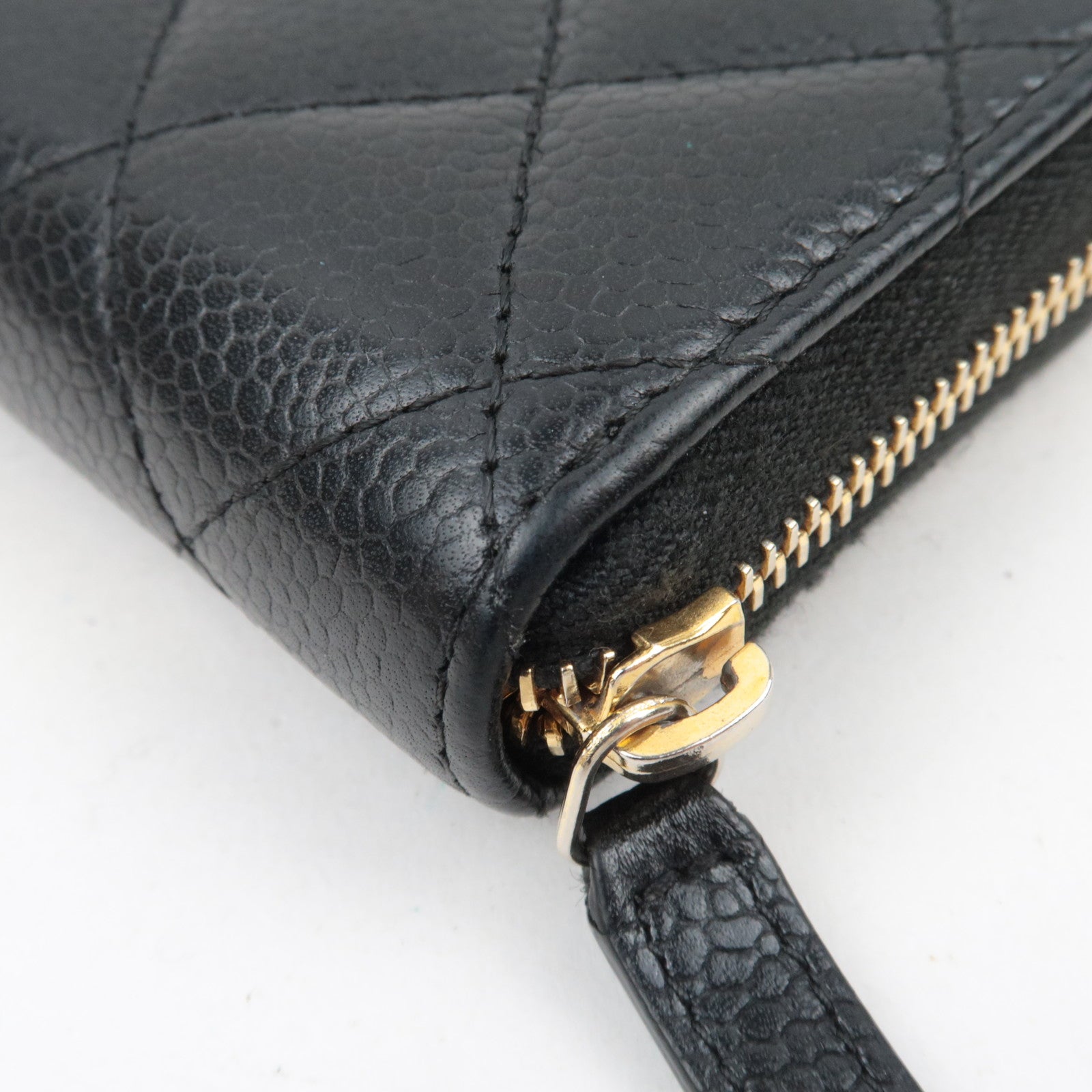 CHANEL Matelasse Round Zipper Coin Case Caviarskin Black Gold HDW 23742532 *G card