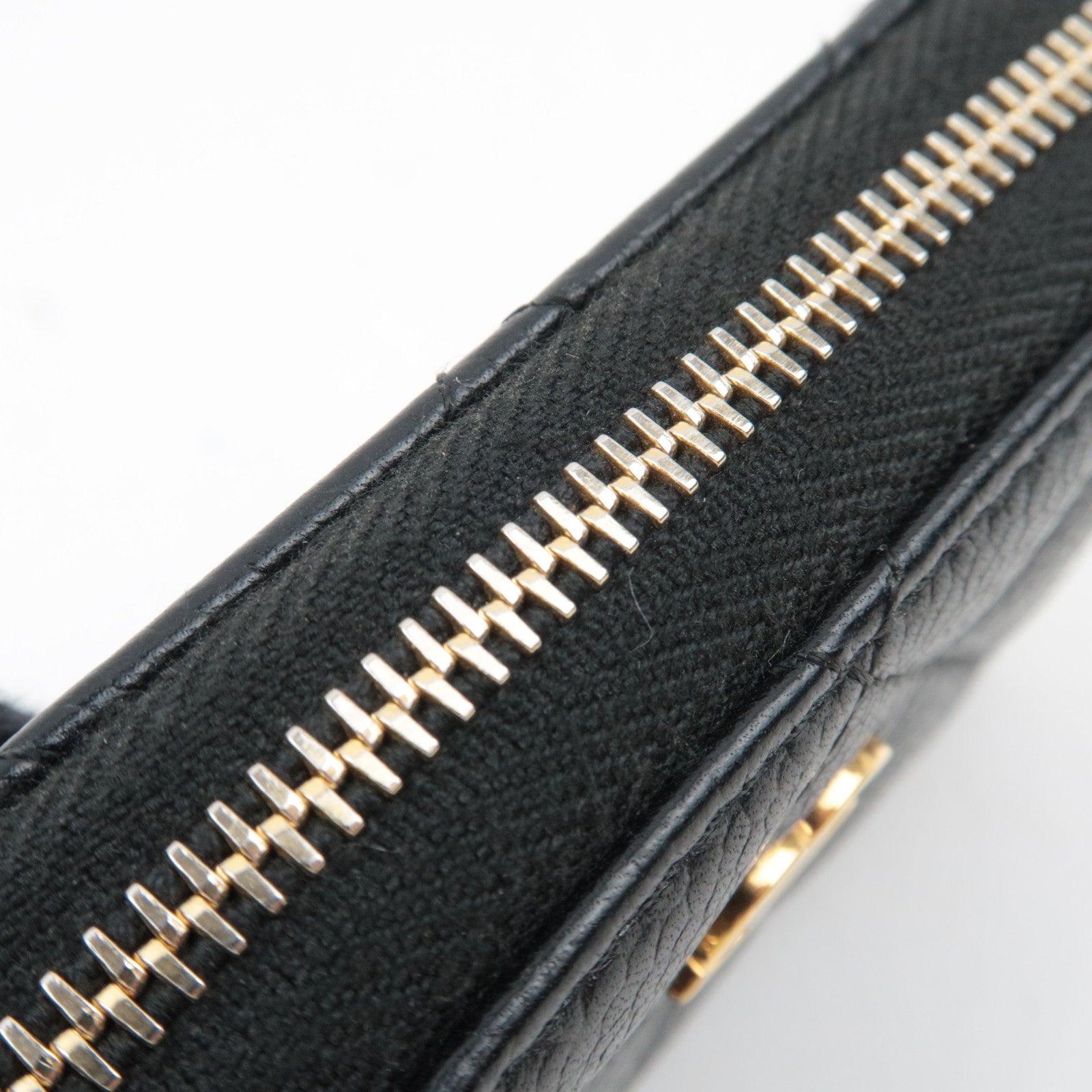 CHANEL Matelasse Round Zipper Coin Case Caviarskin Black Gold HDW 23742532 *G card