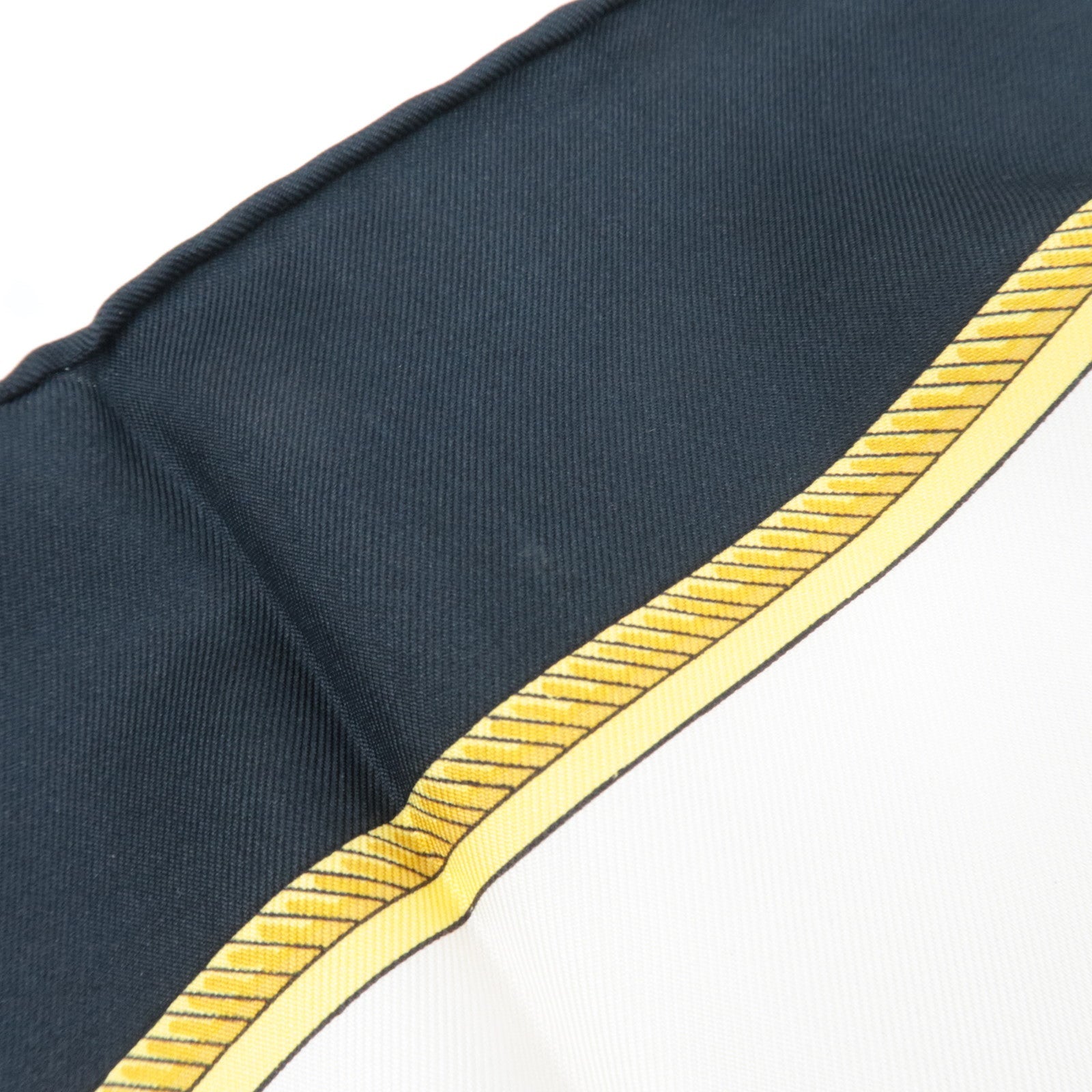 HERMES Carre 90 LES VOITURES A TRANSFORMATION 100% Silk White Black