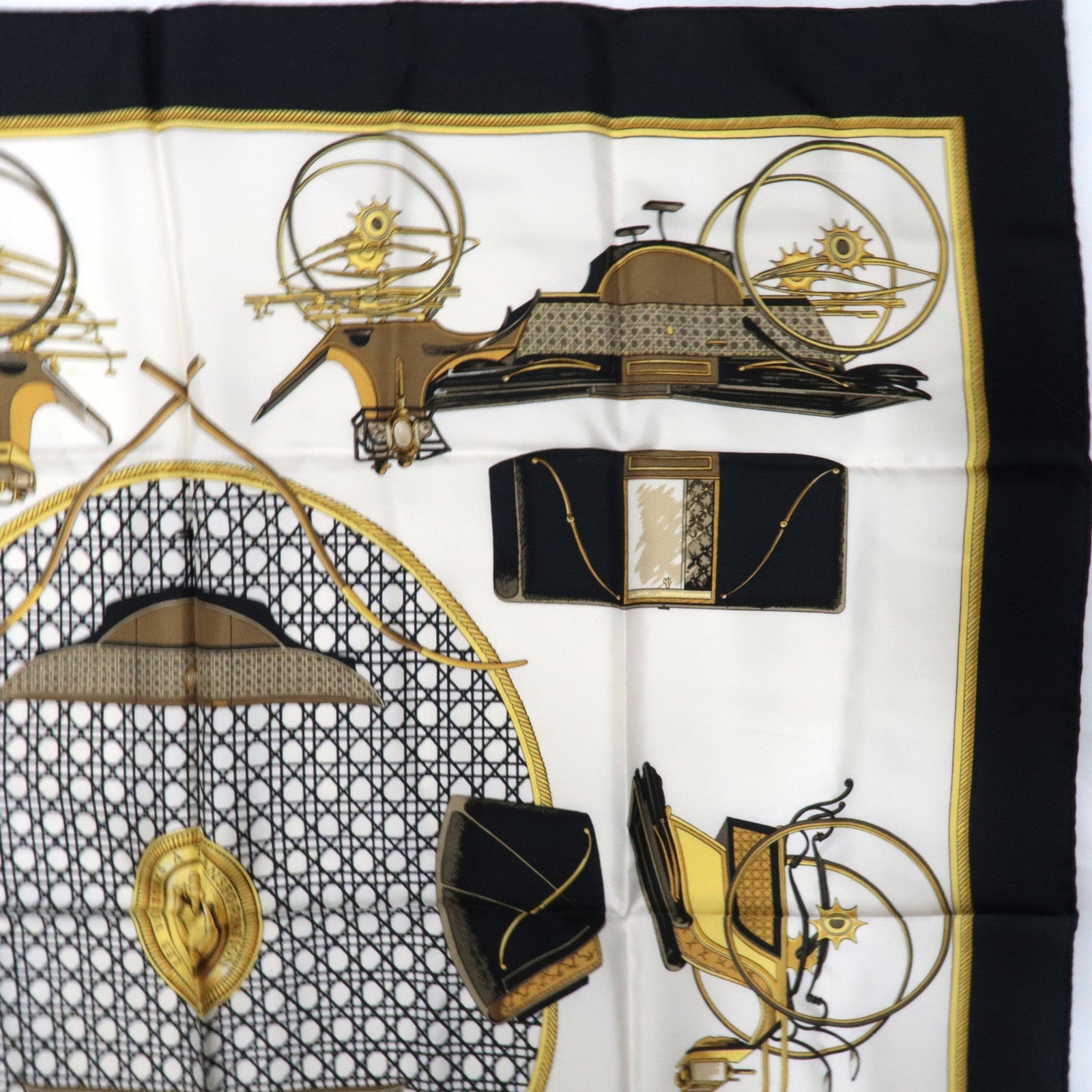 HERMES Carre 90 LES VOITURES A TRANSFORMATION 100% Silk White Black