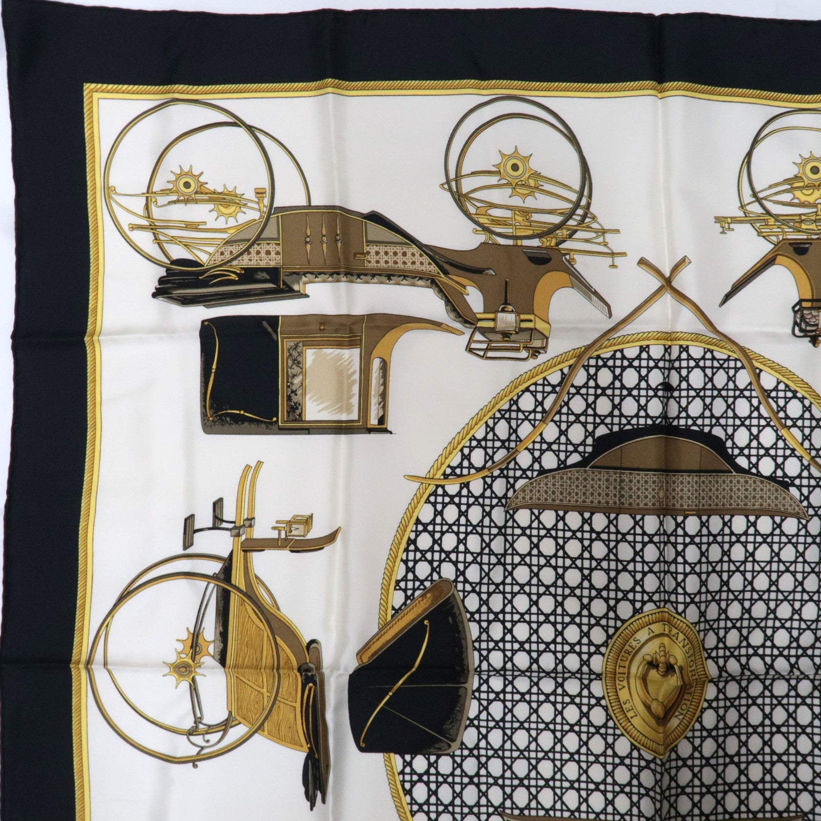 HERMES Carre 90 LES VOITURES A TRANSFORMATION 100% Silk White Black