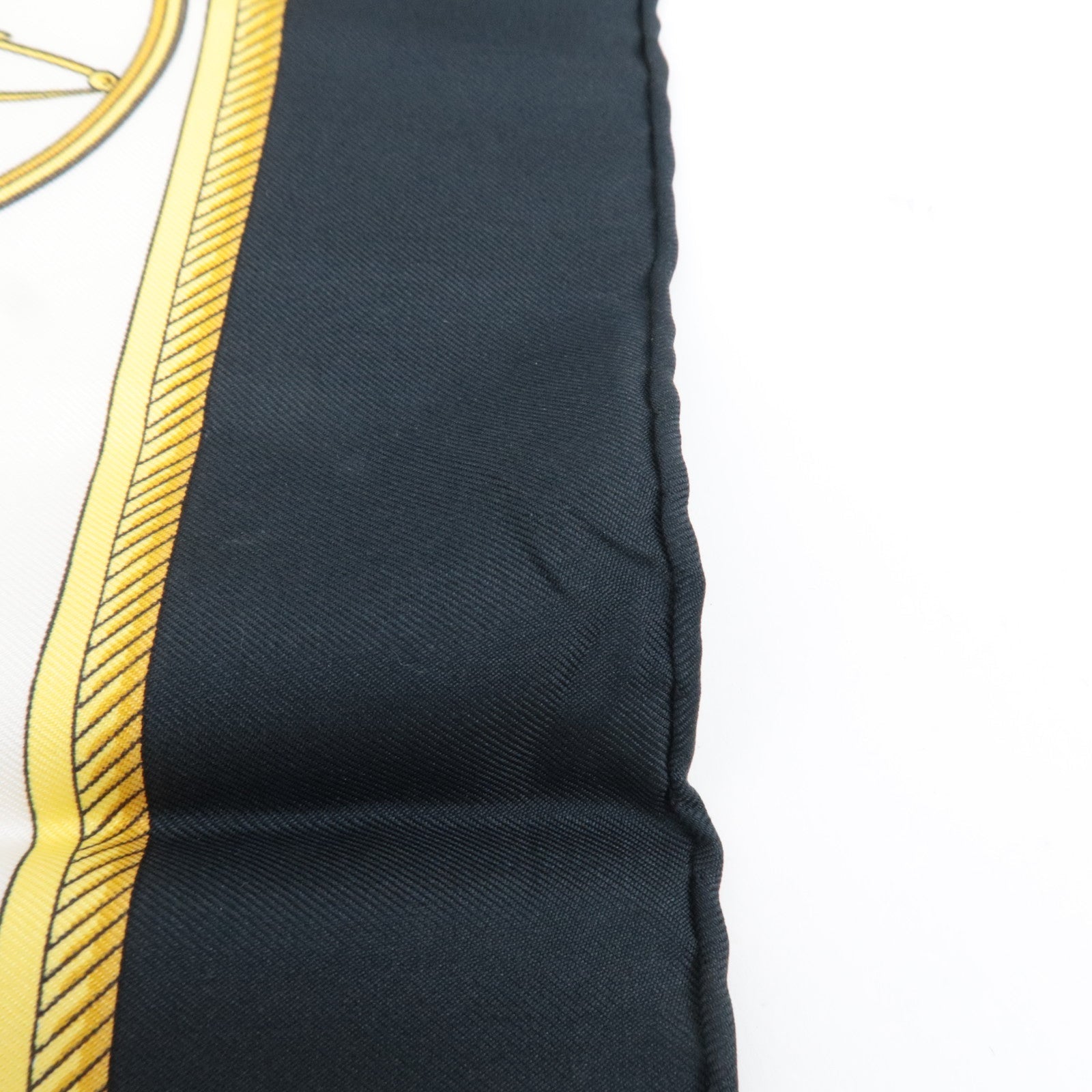 HERMES Carre 90 LES VOITURES A TRANSFORMATION 100% Silk White Black