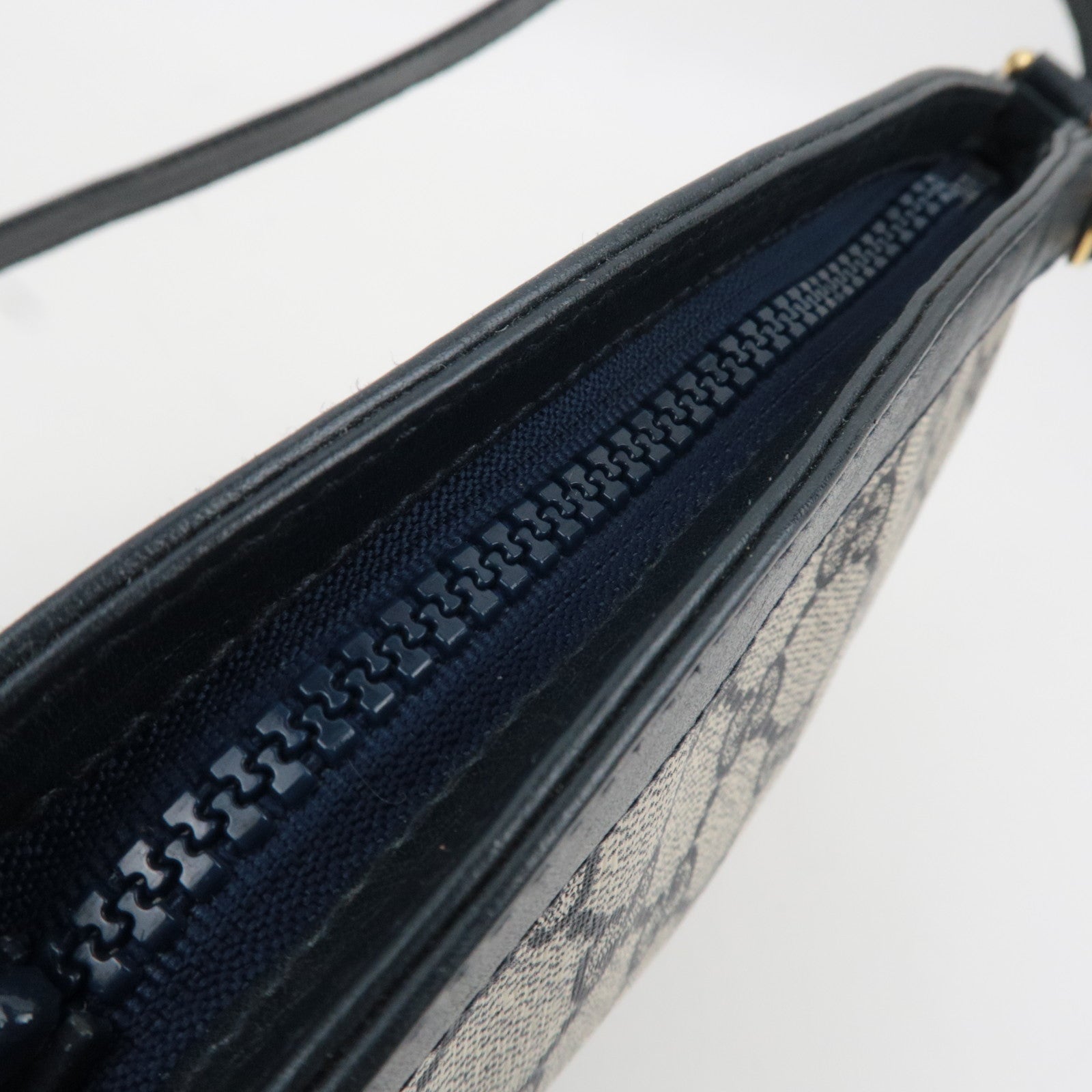 GUCCI Old Gucci GG Plus Leather Shoulder Bag Navy Beige