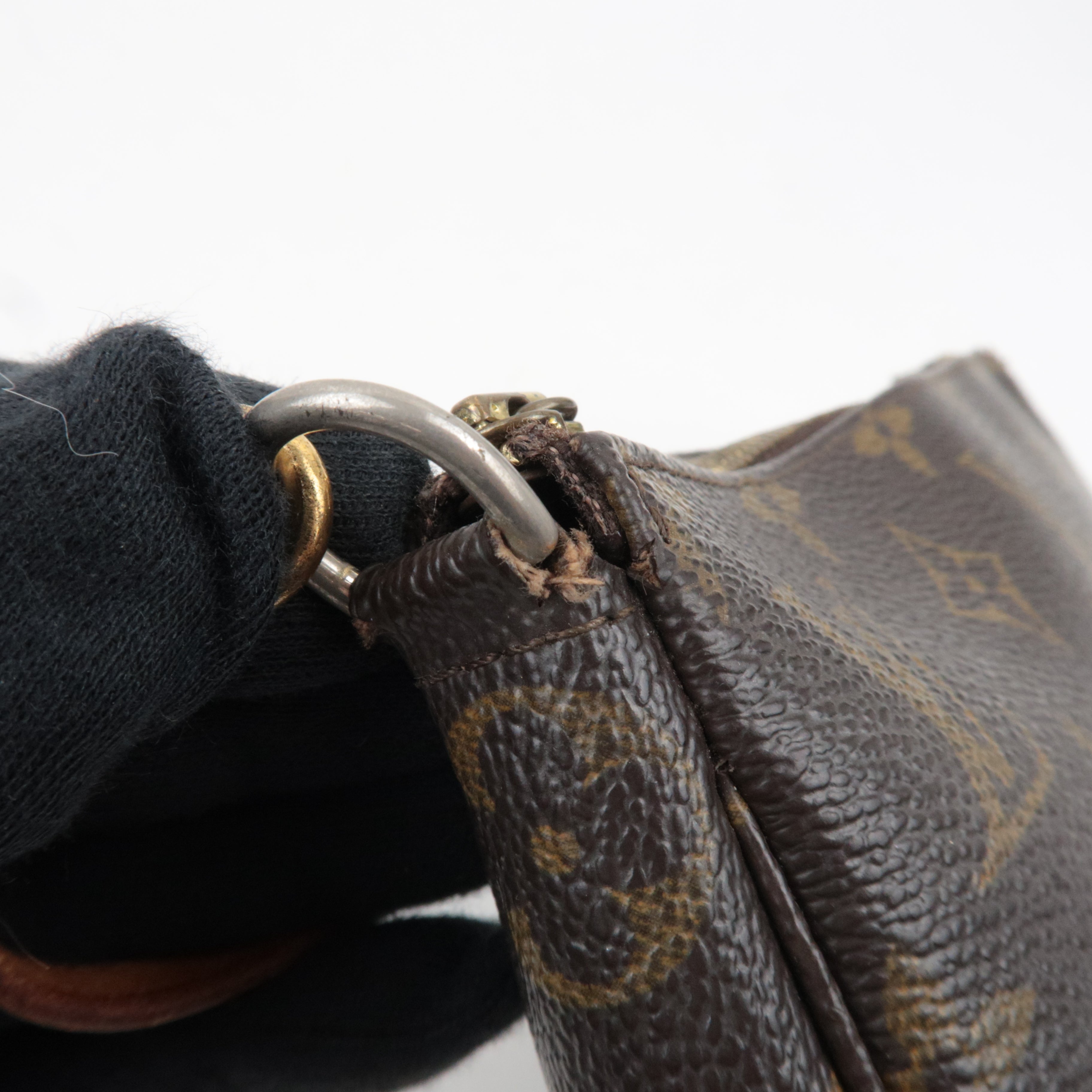 Louis Vuitton Monogram Pochette Accessoires Handbag M51980 AR1001