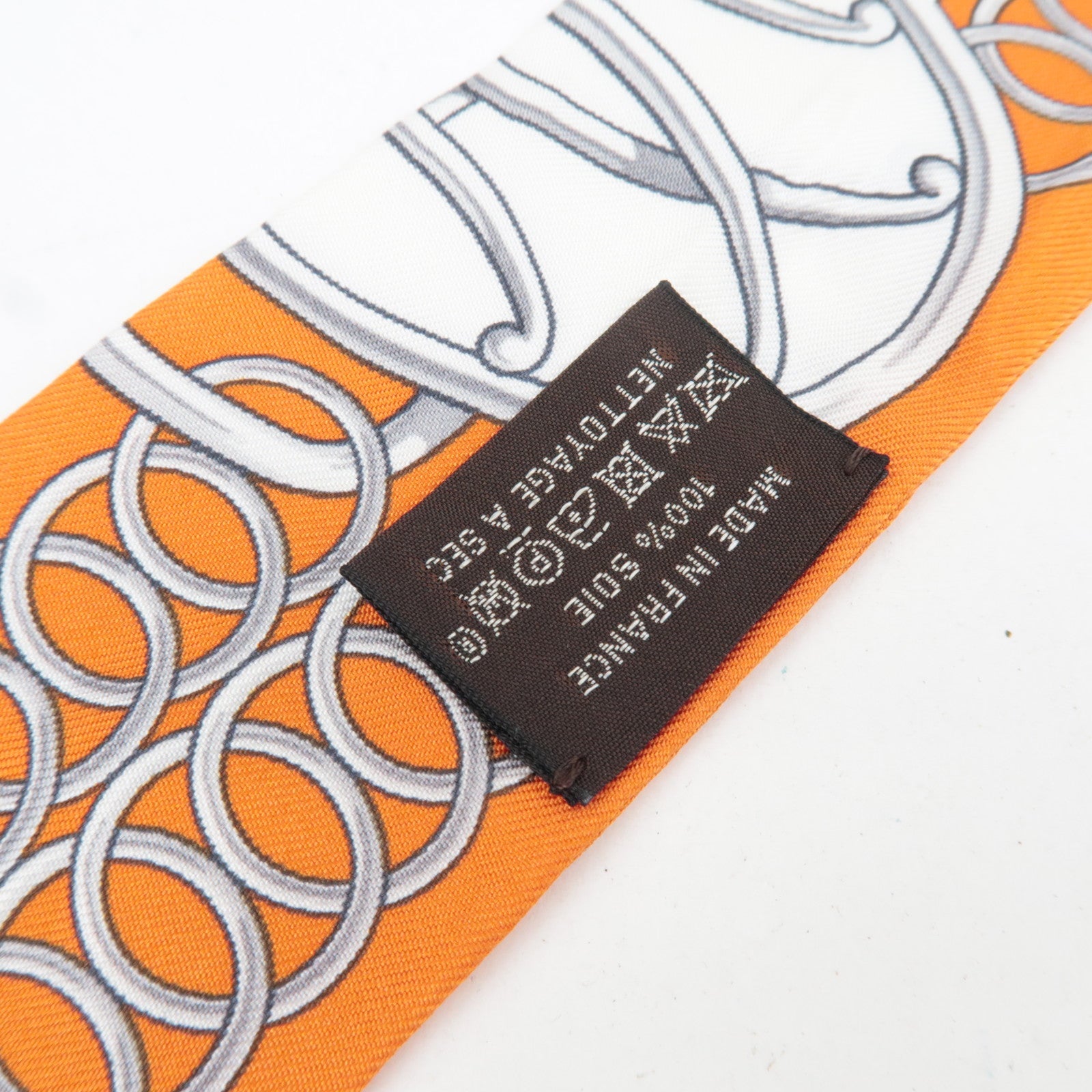HERMES Twilly Scarf Lift Profile 100% Silk Orange
