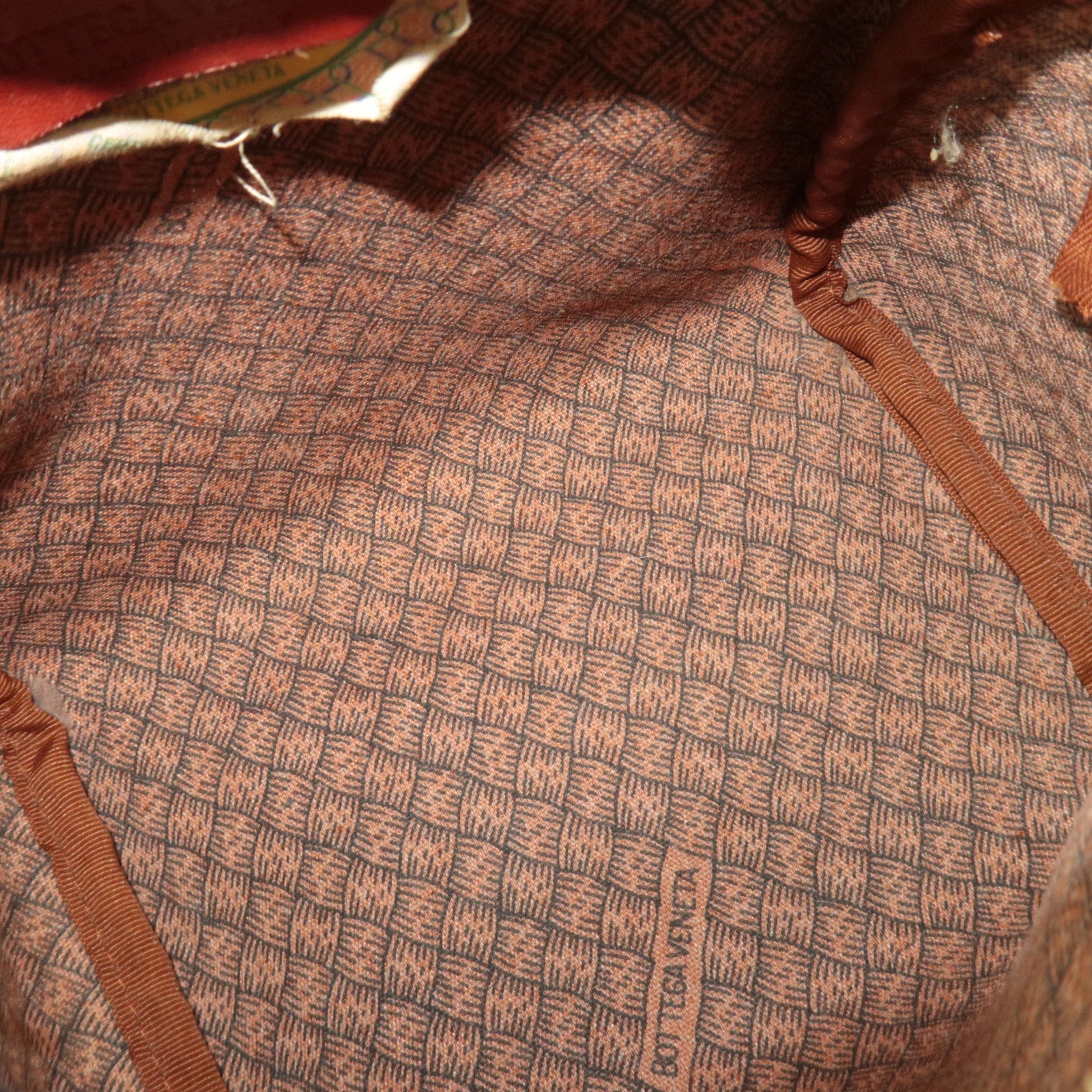 BOTTEGA VENETA Intrecciato Marco Polo Vintage Leather Handbag Black Brown