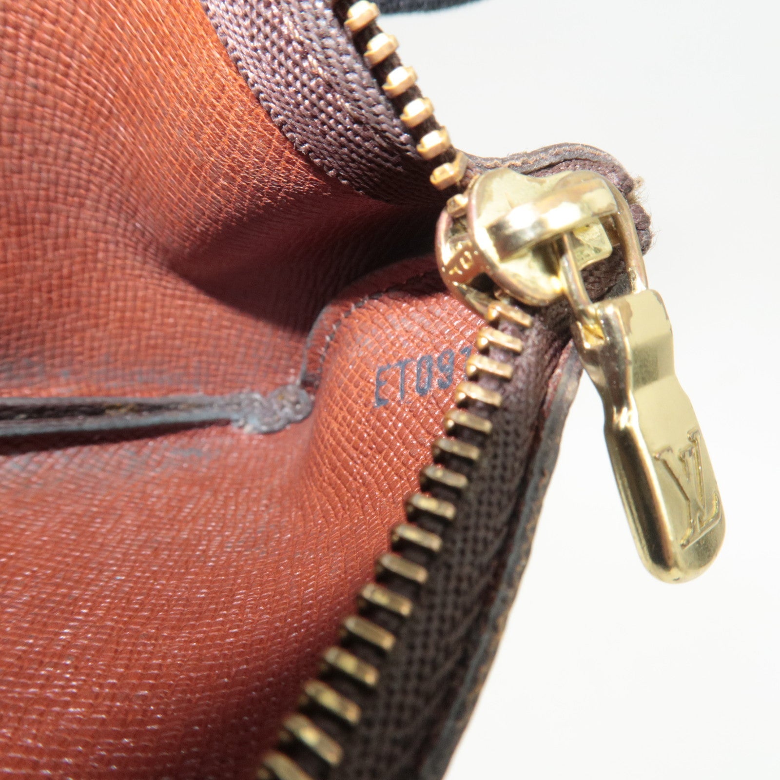 Louis Vuitton Monogram Pochette Cles Coin Case M62650 ET0914