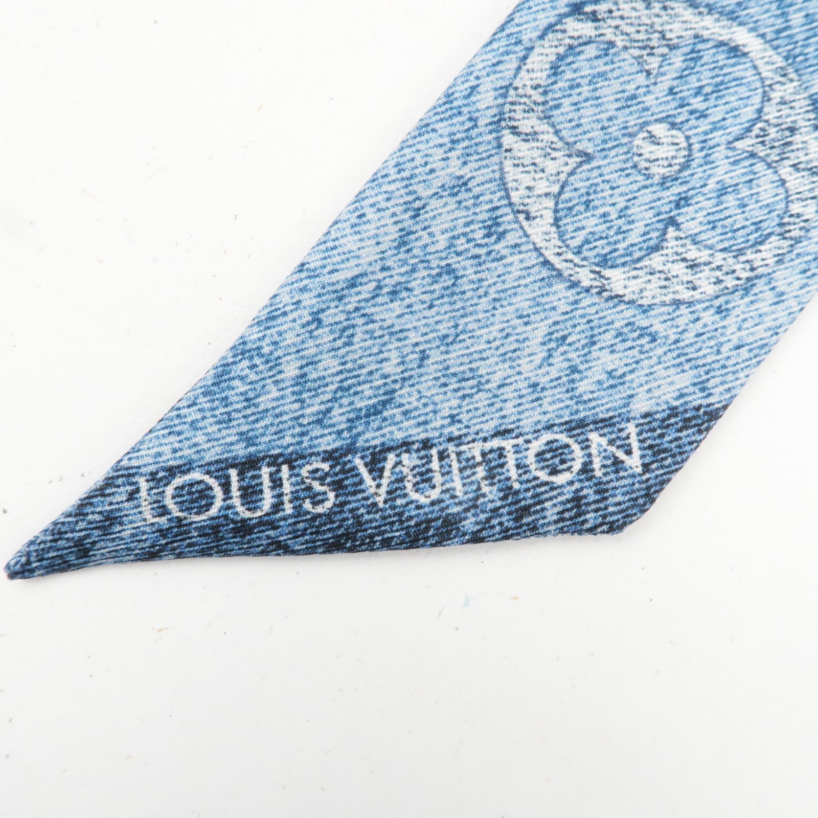 Louis Vuitton Bandeau BB Monogram Infinity Scarf 100% Silk Denim Blue M94989 OS0275 *Box
