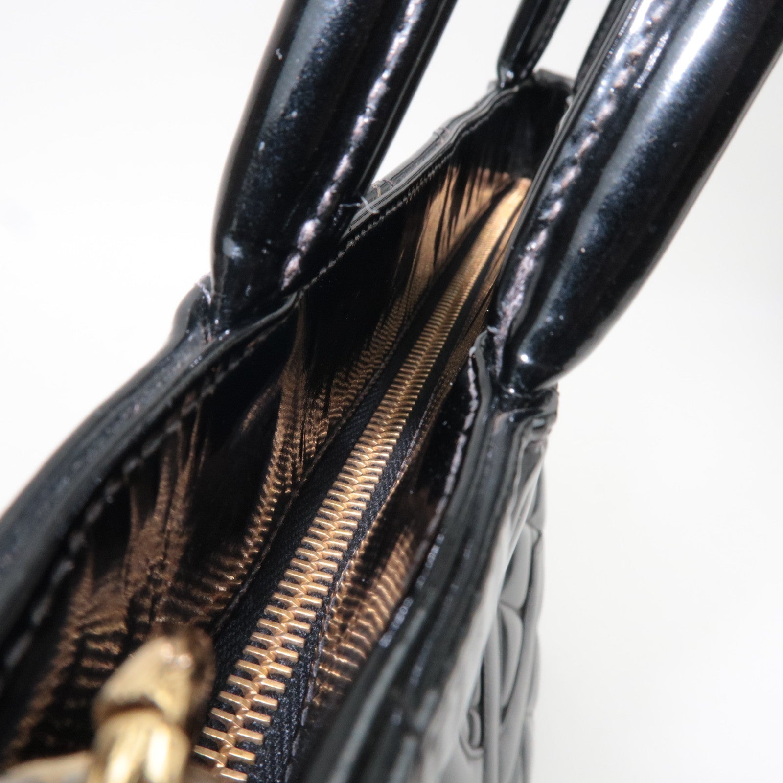 CHANEL Matelasse Patent Medallion Tote Bag Black A01804 7672867 *G card