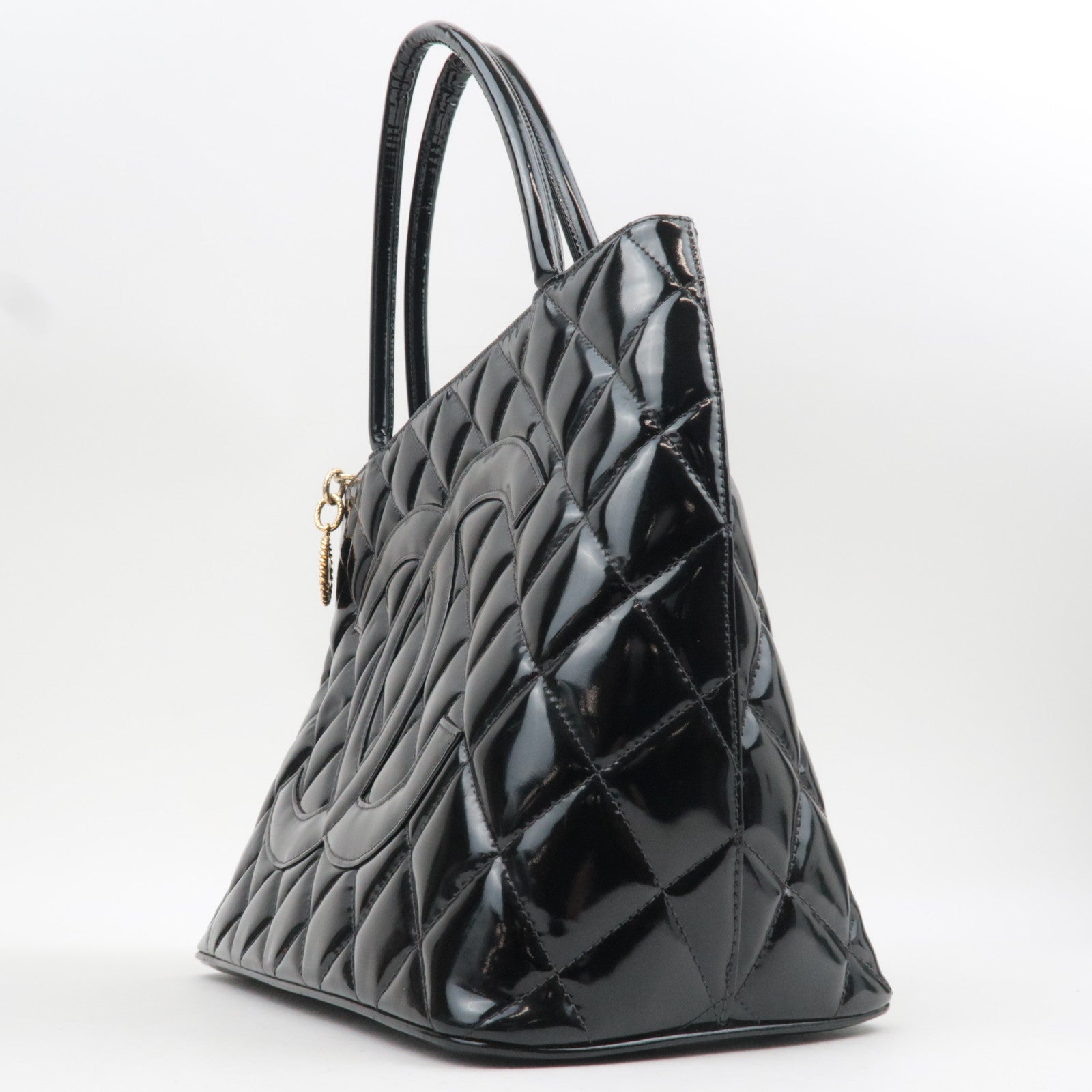 CHANEL Matelasse Patent Medallion Tote Bag Black A01804 7672867 *G card
