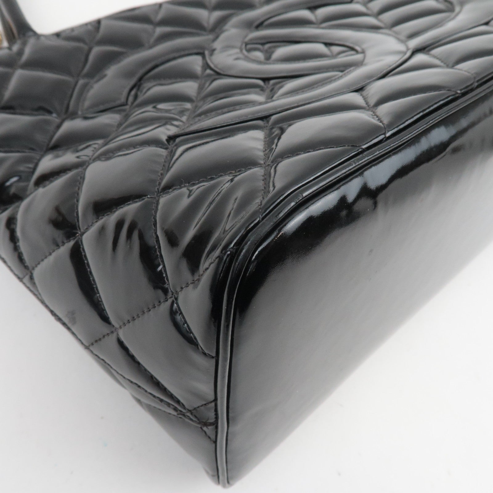 CHANEL Matelasse Patent Medallion Tote Bag Black A01804 7672867 *G card