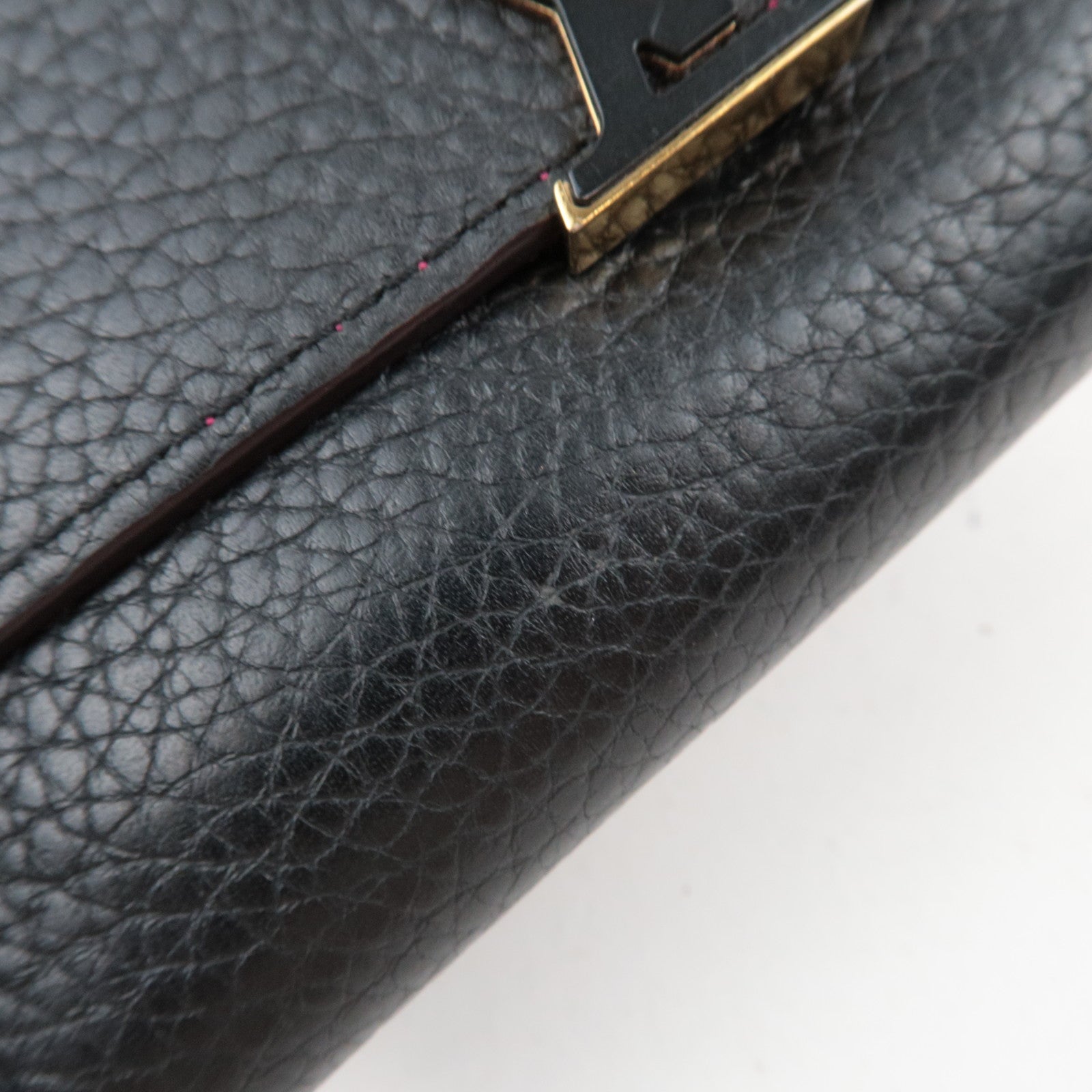 Louis Vuitton Portefeuille Capucines Compact Trifold Wallet Taurillon Leather Noir Hot Pink M62157