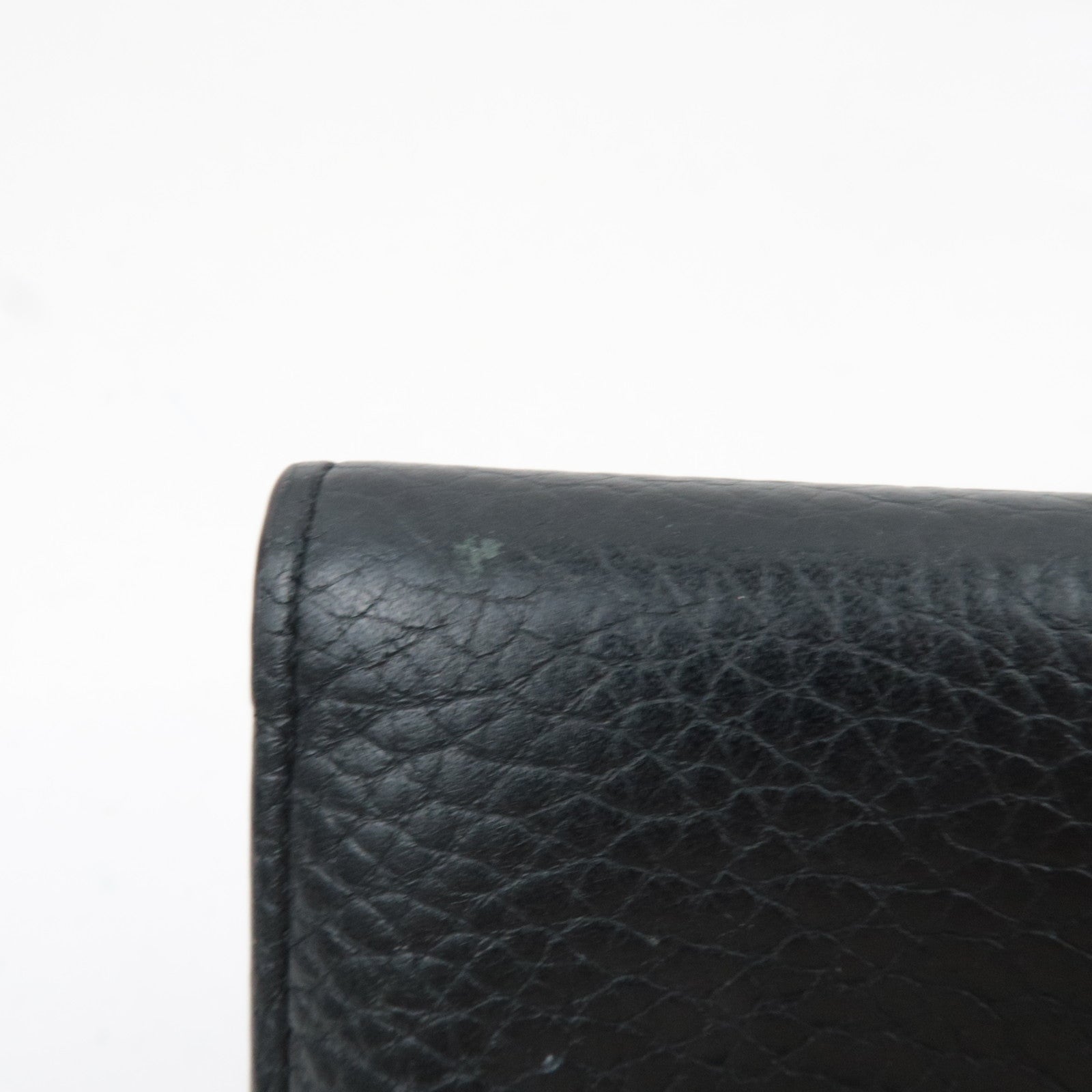 Louis Vuitton Portefeuille Capucines Compact Trifold Wallet Taurillon Leather Noir Hot Pink M62157