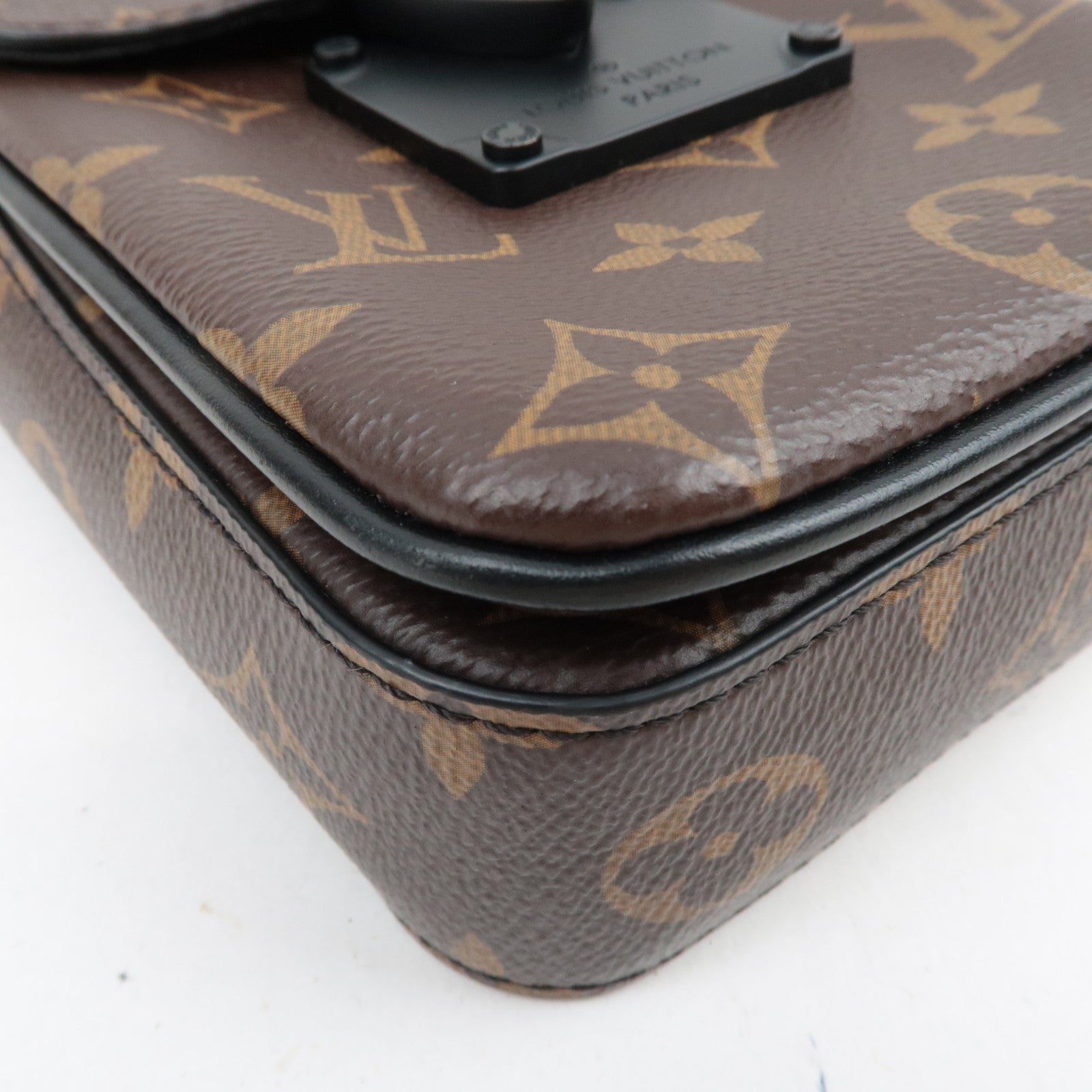 Louis Vuitton Monogram Macassar S Lock Vertical Wearable Wallet M81522