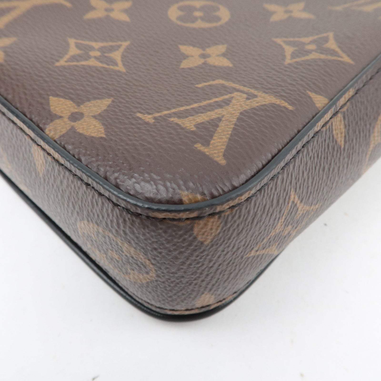 Louis Vuitton Monogram Macassar S Lock Vertical Wearable Wallet M81522