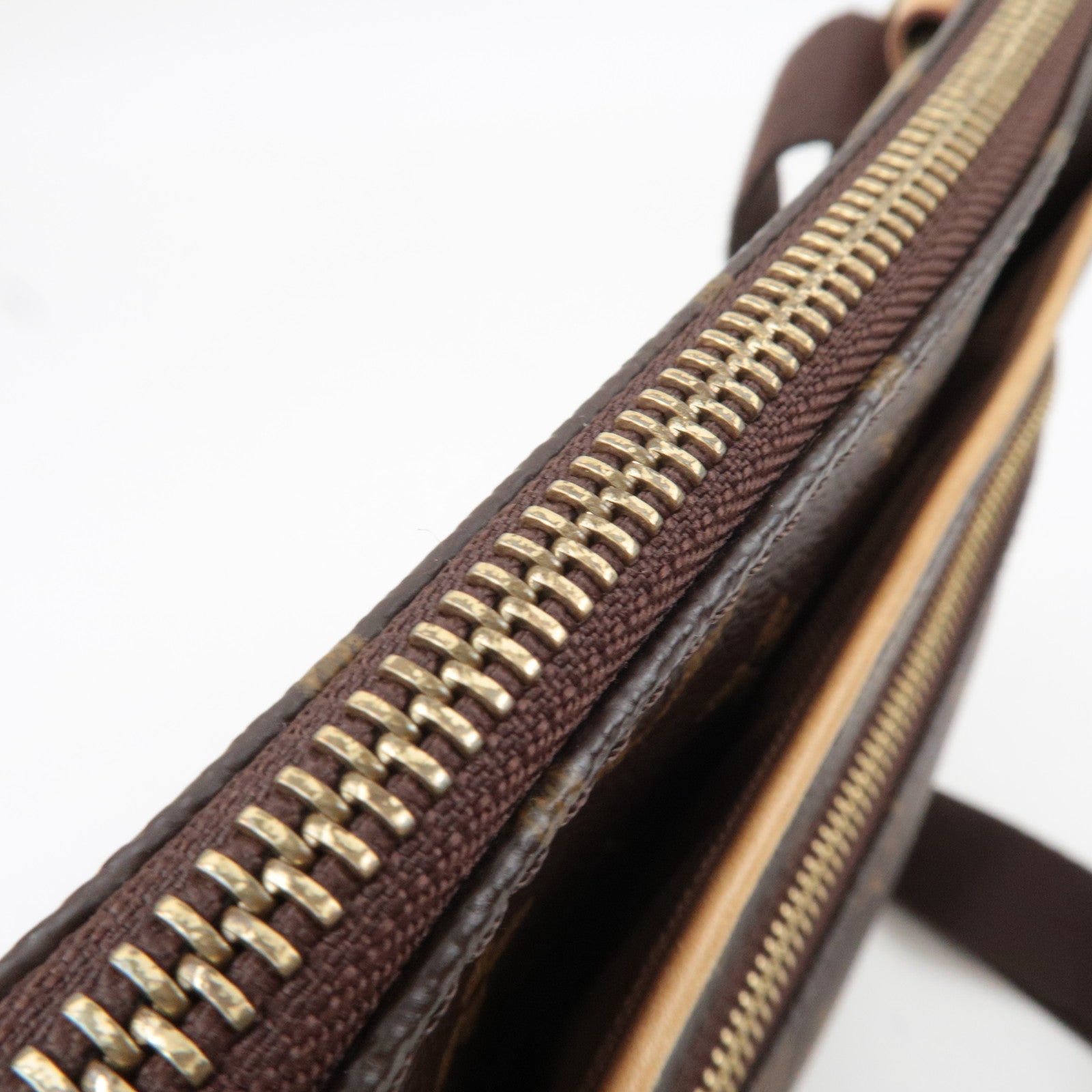 Louis Vuitton Monogram Pochette Valmy Shoulder Bag M40524