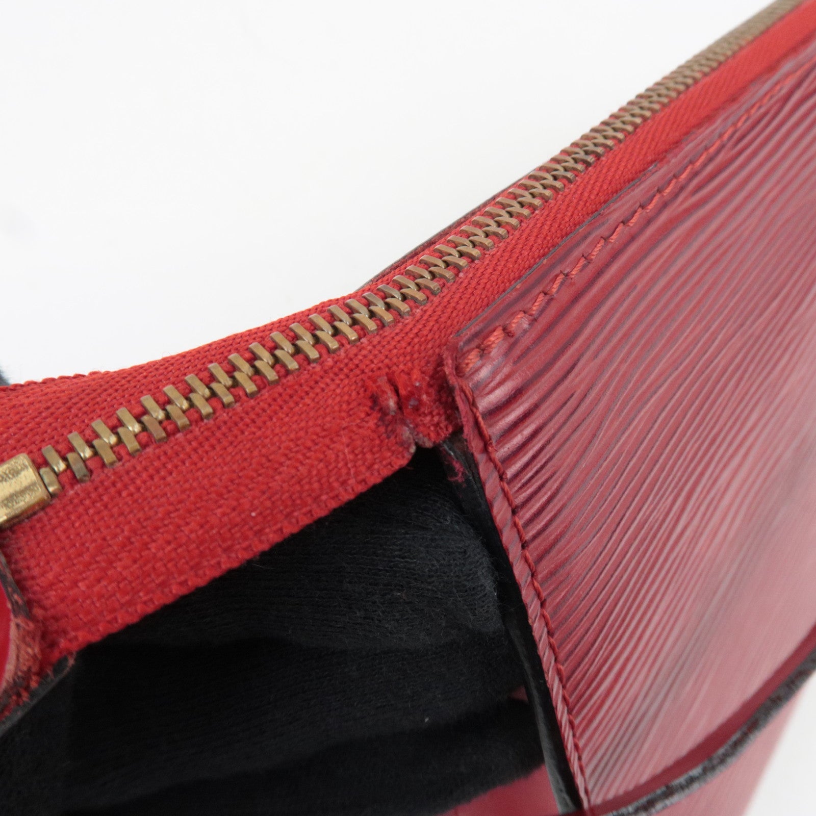 Louis Vuitton Epi Pochette Accessoires Handbag Castilian Red M52947